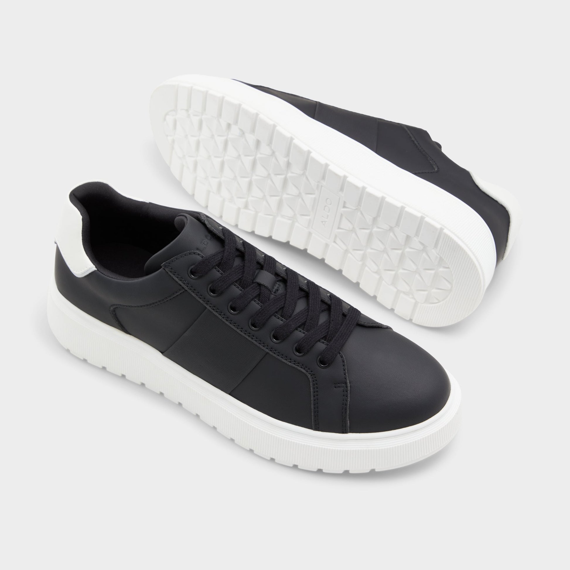 Highlighted view of a pair of Black Ander Low top sneakers