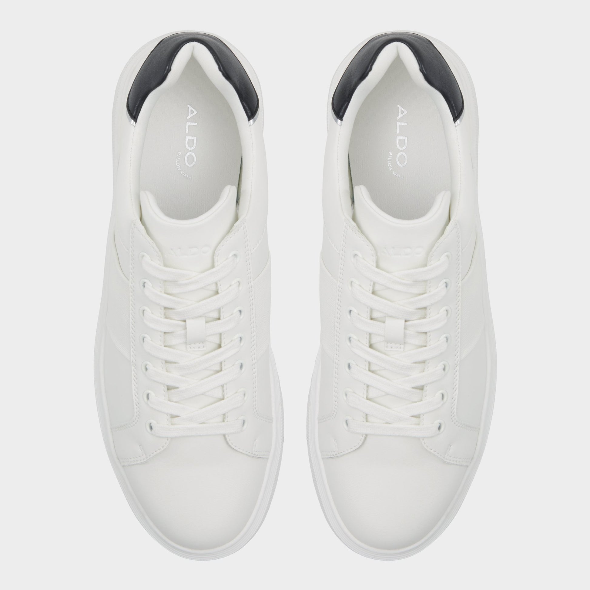 Top-down view of the White Ander Low top sneaker
