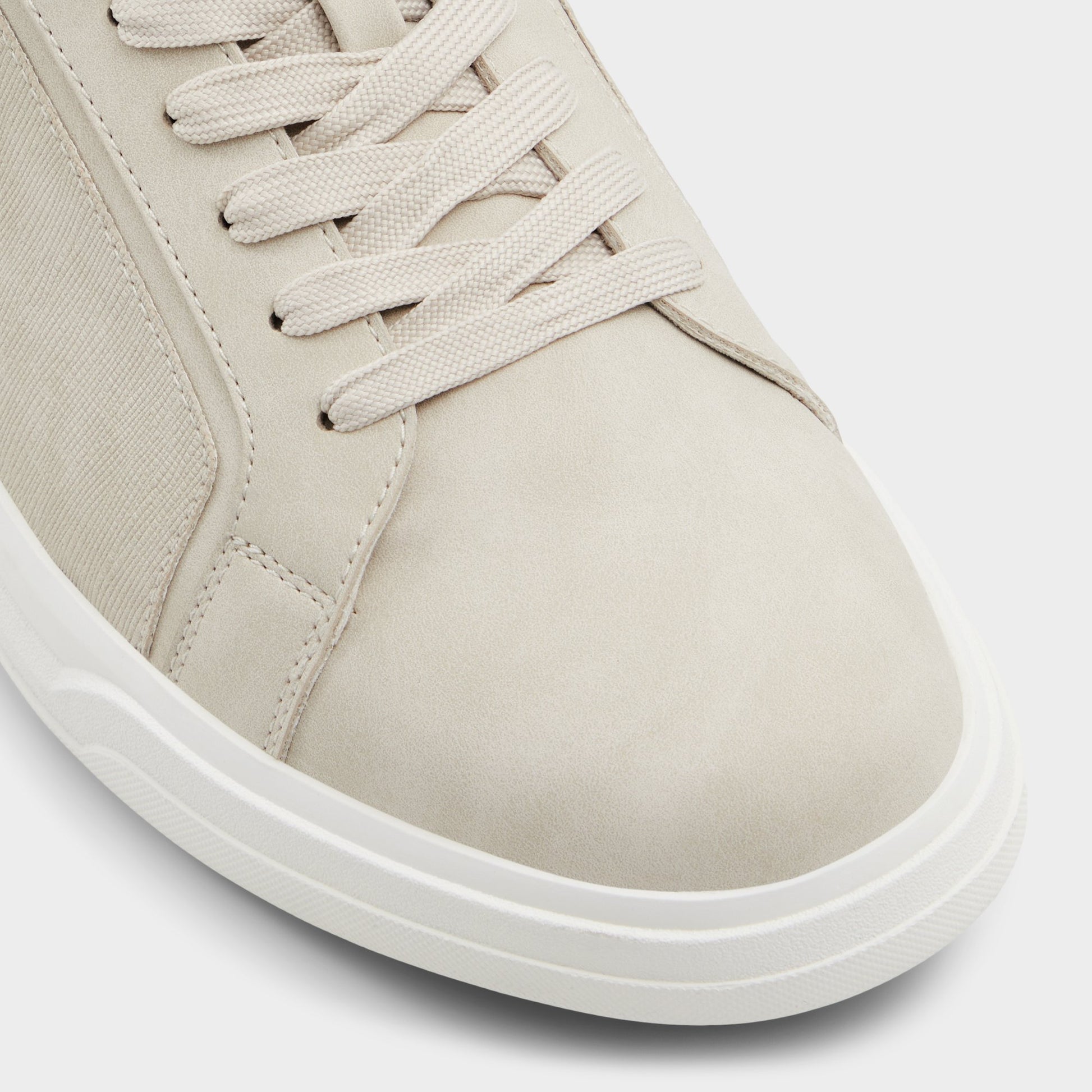 Close-up of the Beige Ogspec Low top sneaker