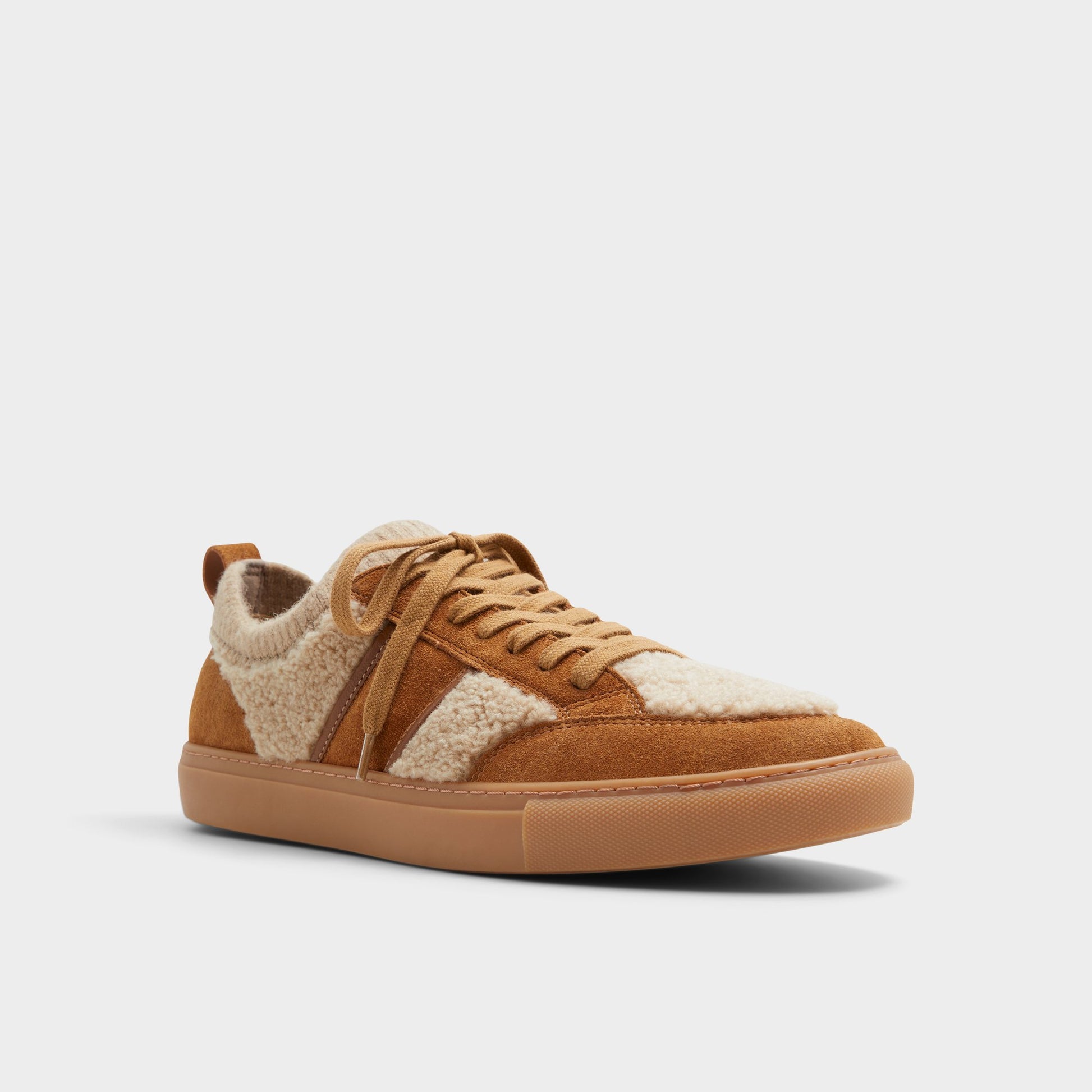 Three-quarter angle of Cognac Owens Low top sneaker's front side