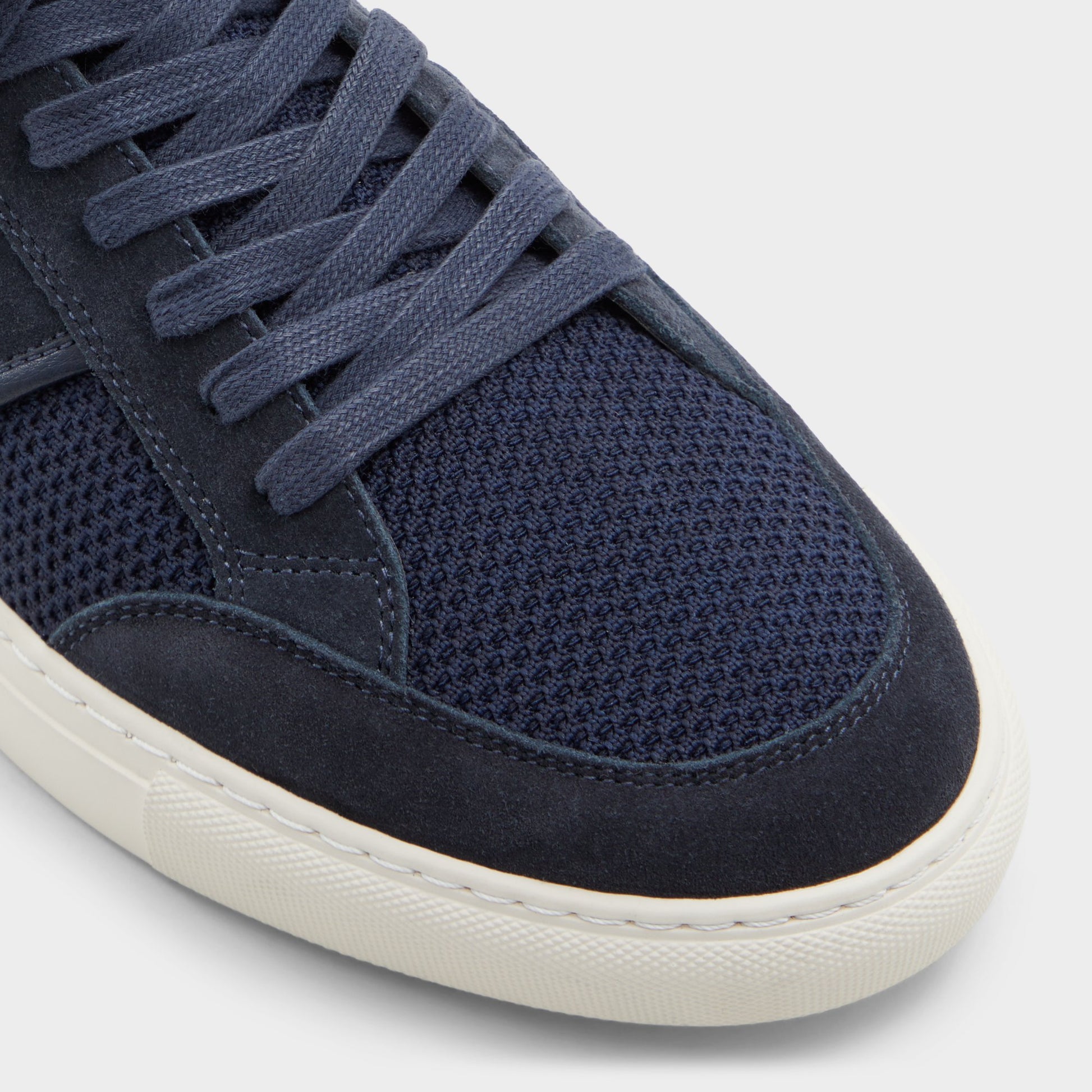 Close-up of the Navy Owens Low top sneaker