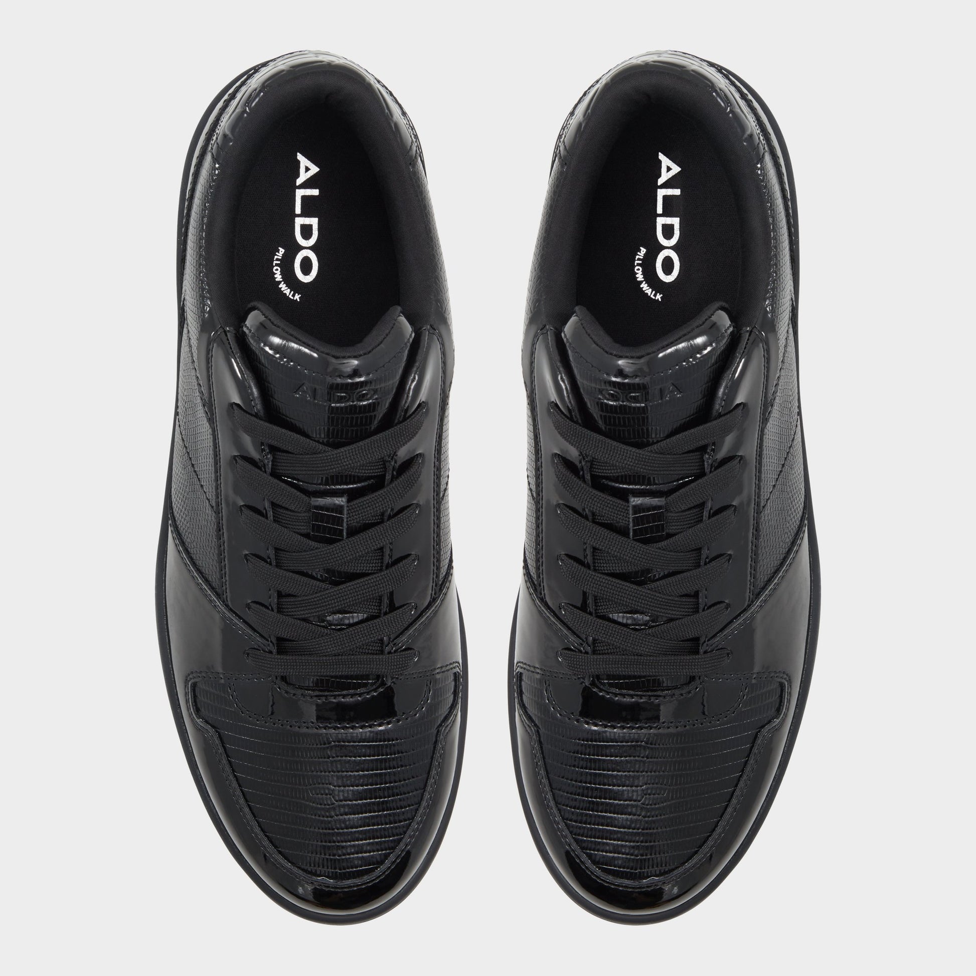 Top-down view of the Black Zethan Low top sneaker