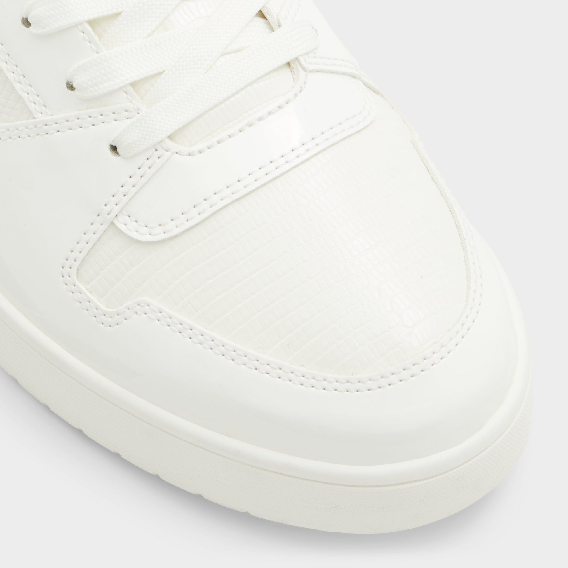 Close-up of the Other white Zethan Low top sneaker