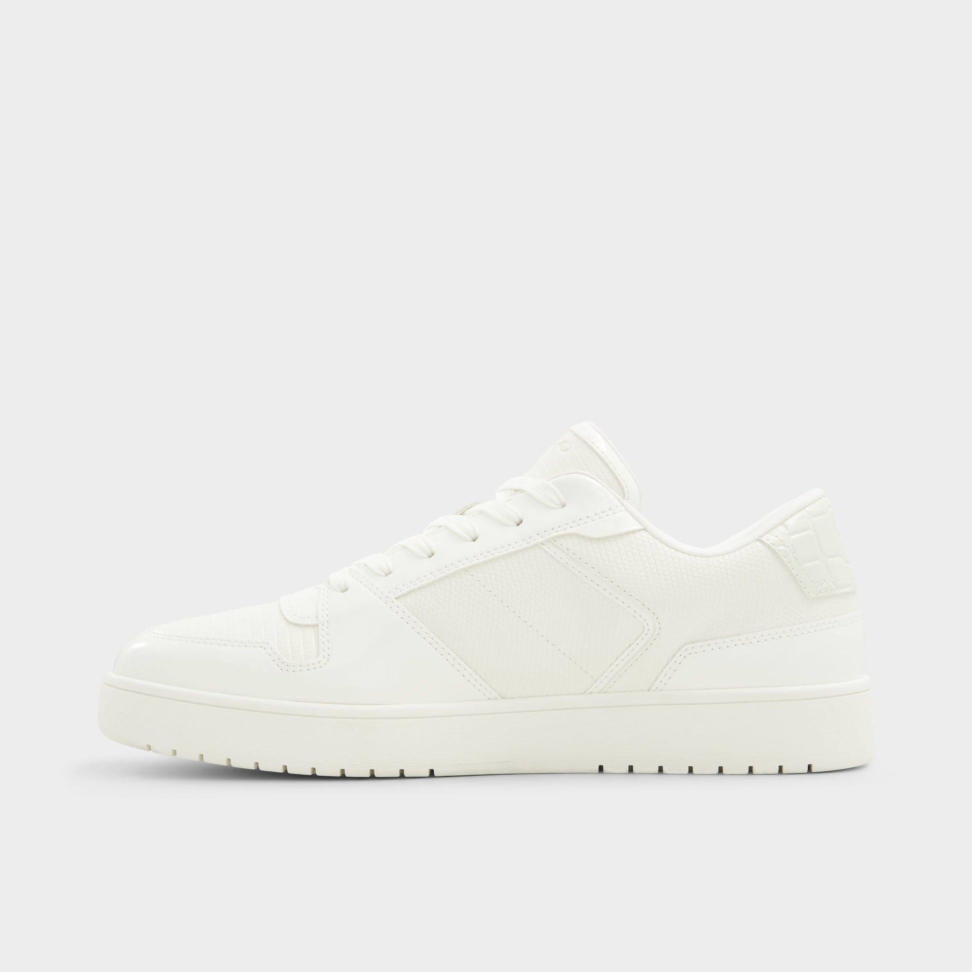 Vue latérale de Autre Blanc Zethan Sneaker