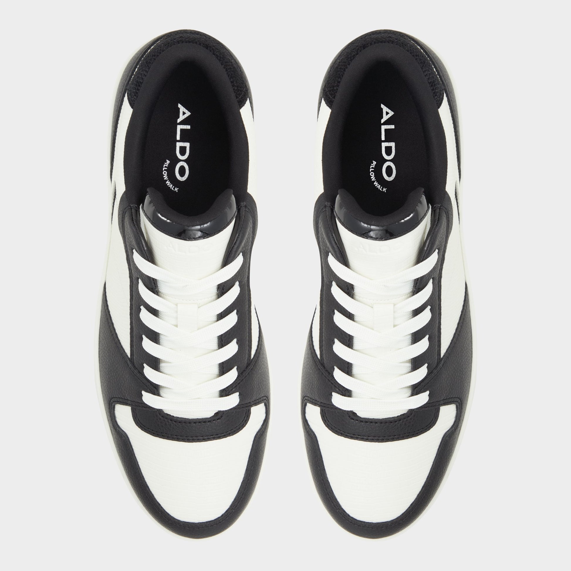 Top-down view of the Black/White Zethan Low top sneaker