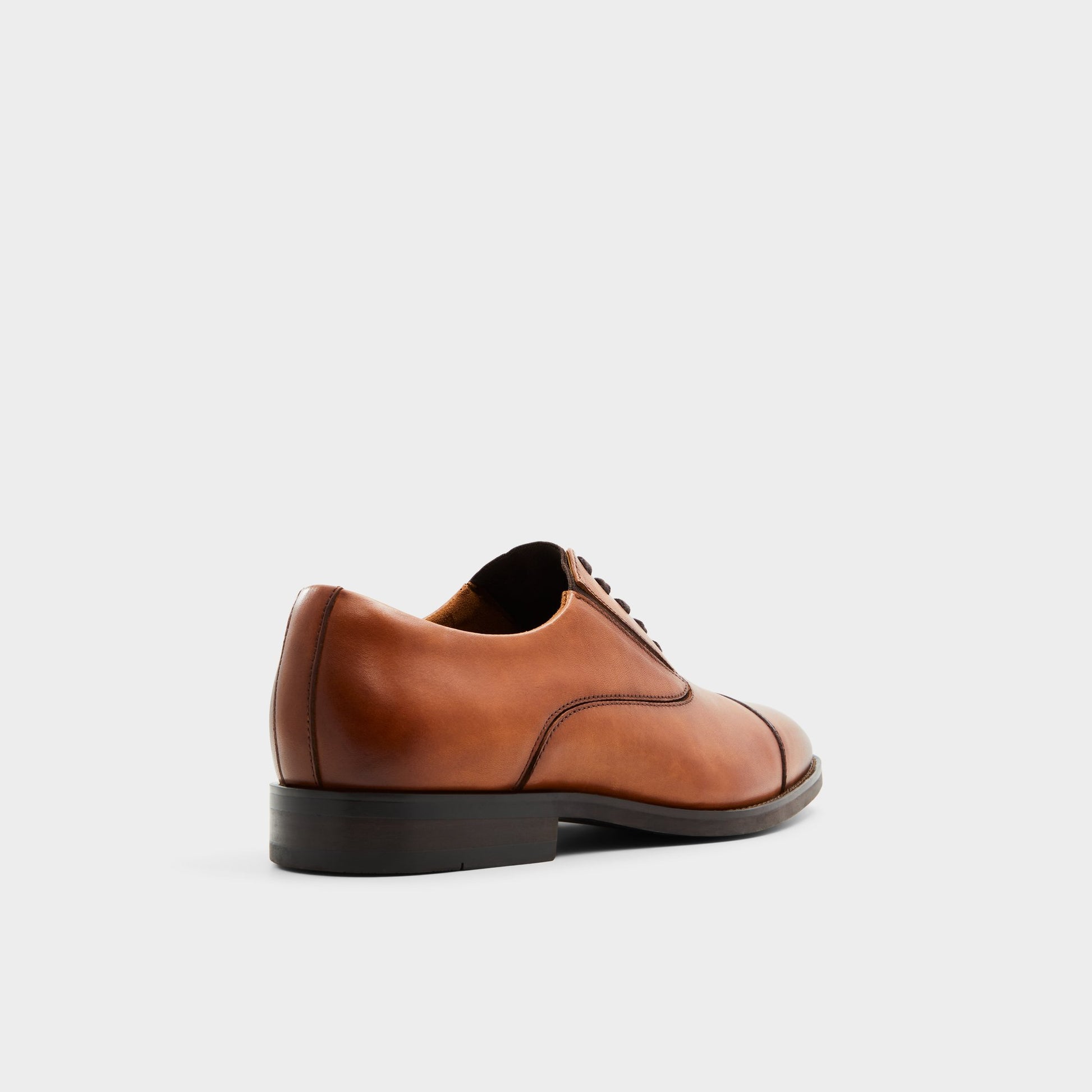 Three-quarter angle of Cognac Paxley Oxford shoe's back side