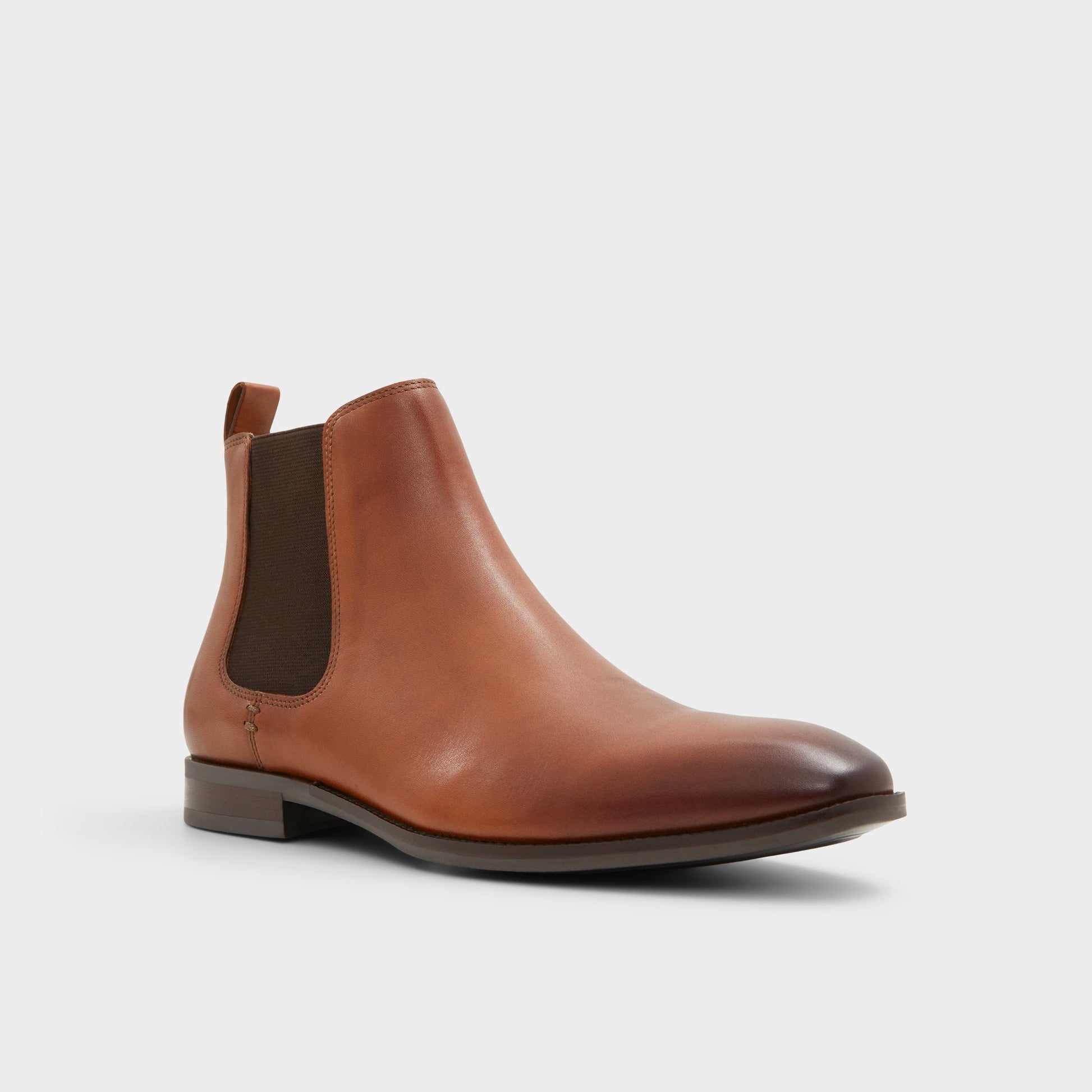 Angle de trois quarts de la face avant de Cognac Frielia Botte Chelsea
