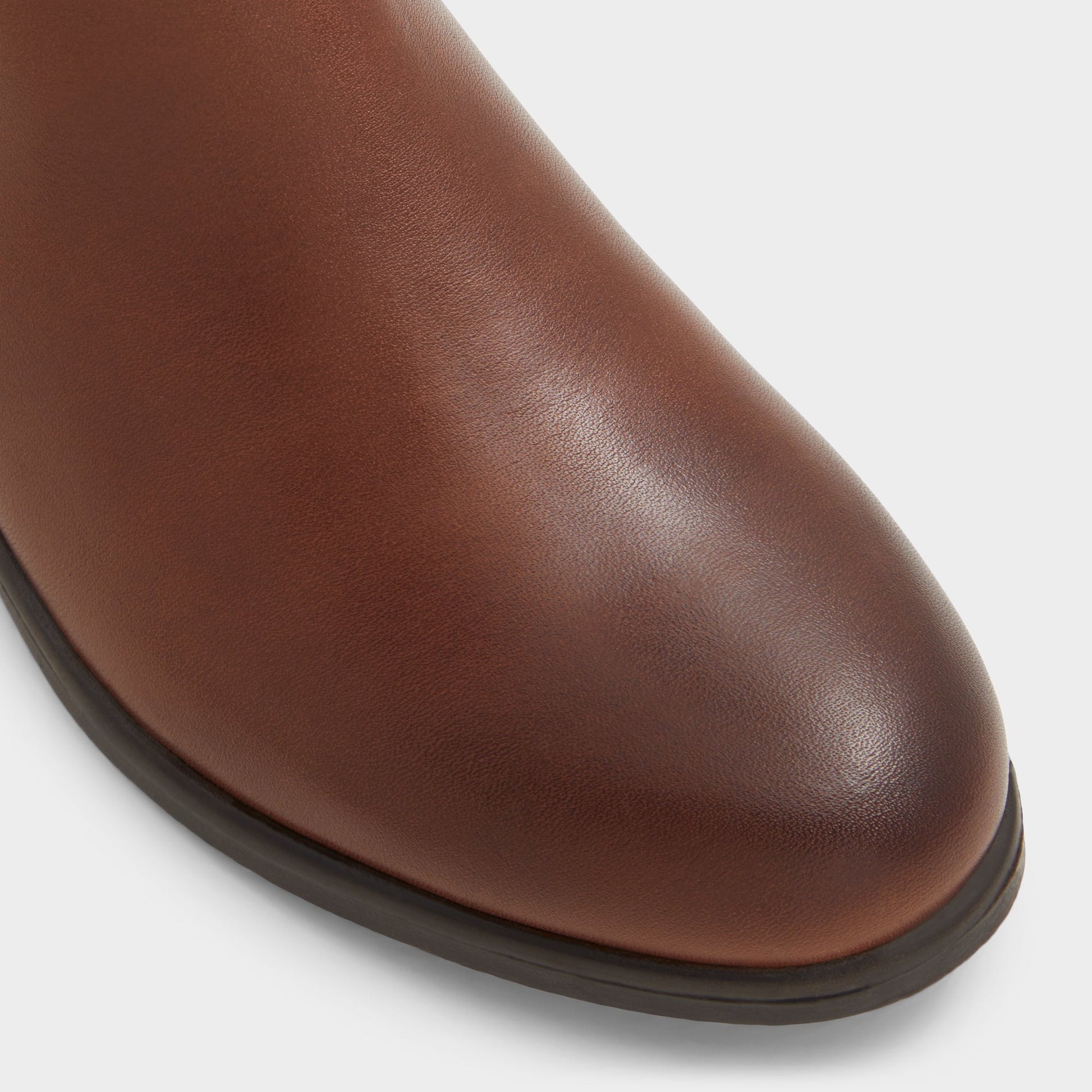 Close-up of the Cognac Wicoenia Chelsea boot