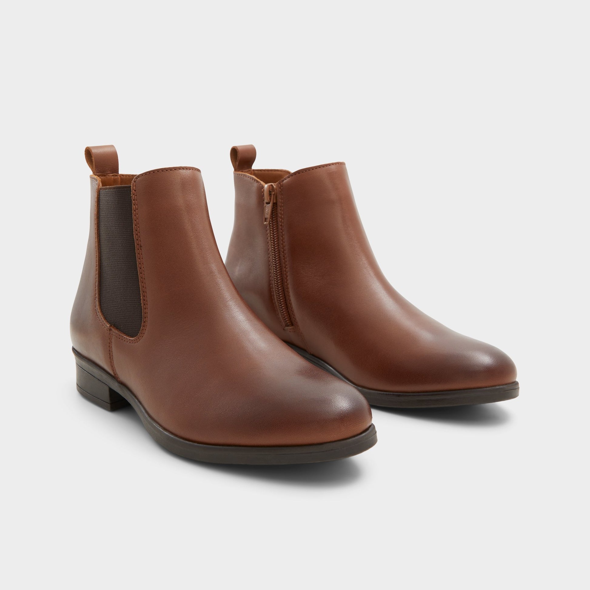 Highlighted view of a pair of Cognac Wicoenia Chelsea boots