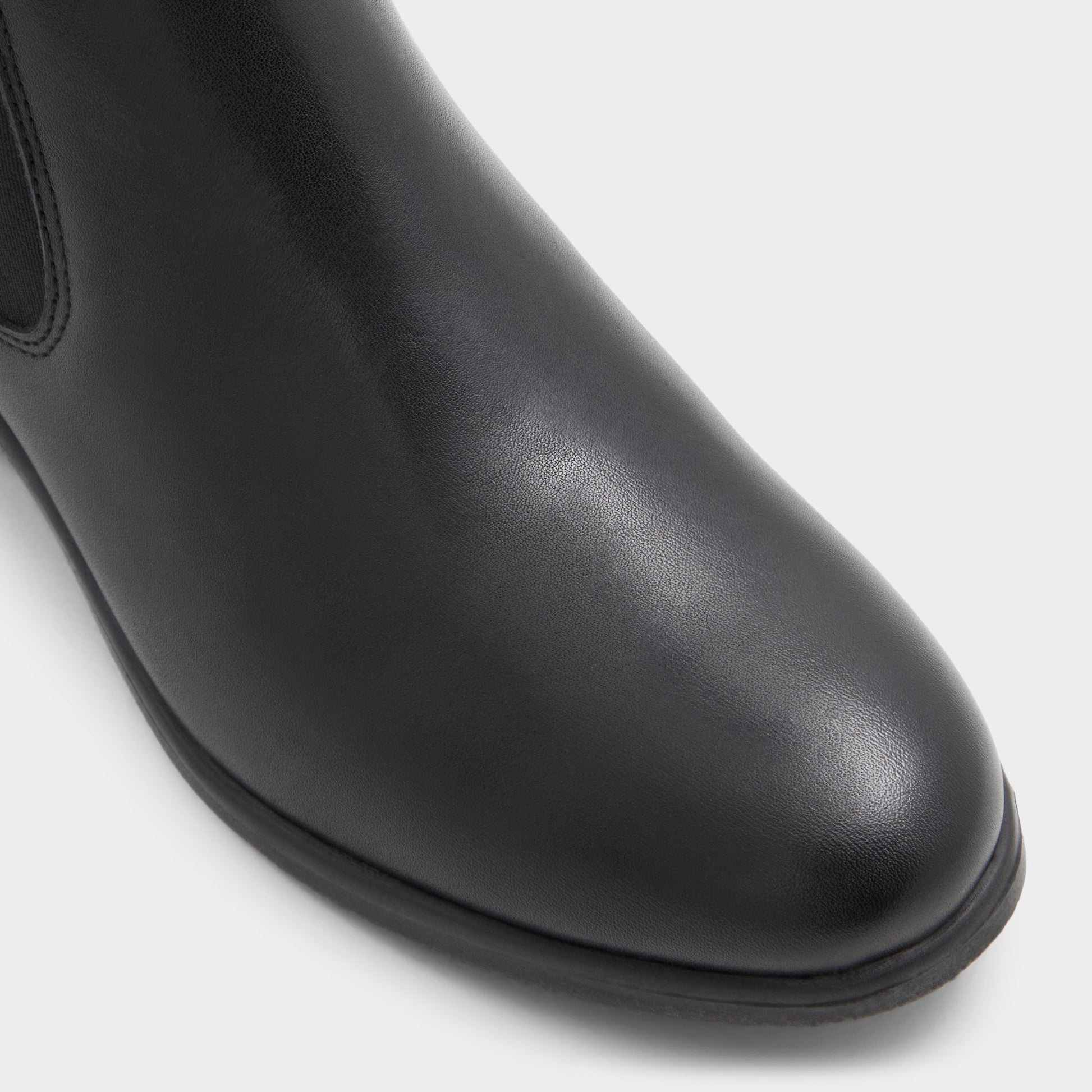 Close-up of the Black Wicoenia Chelsea boot