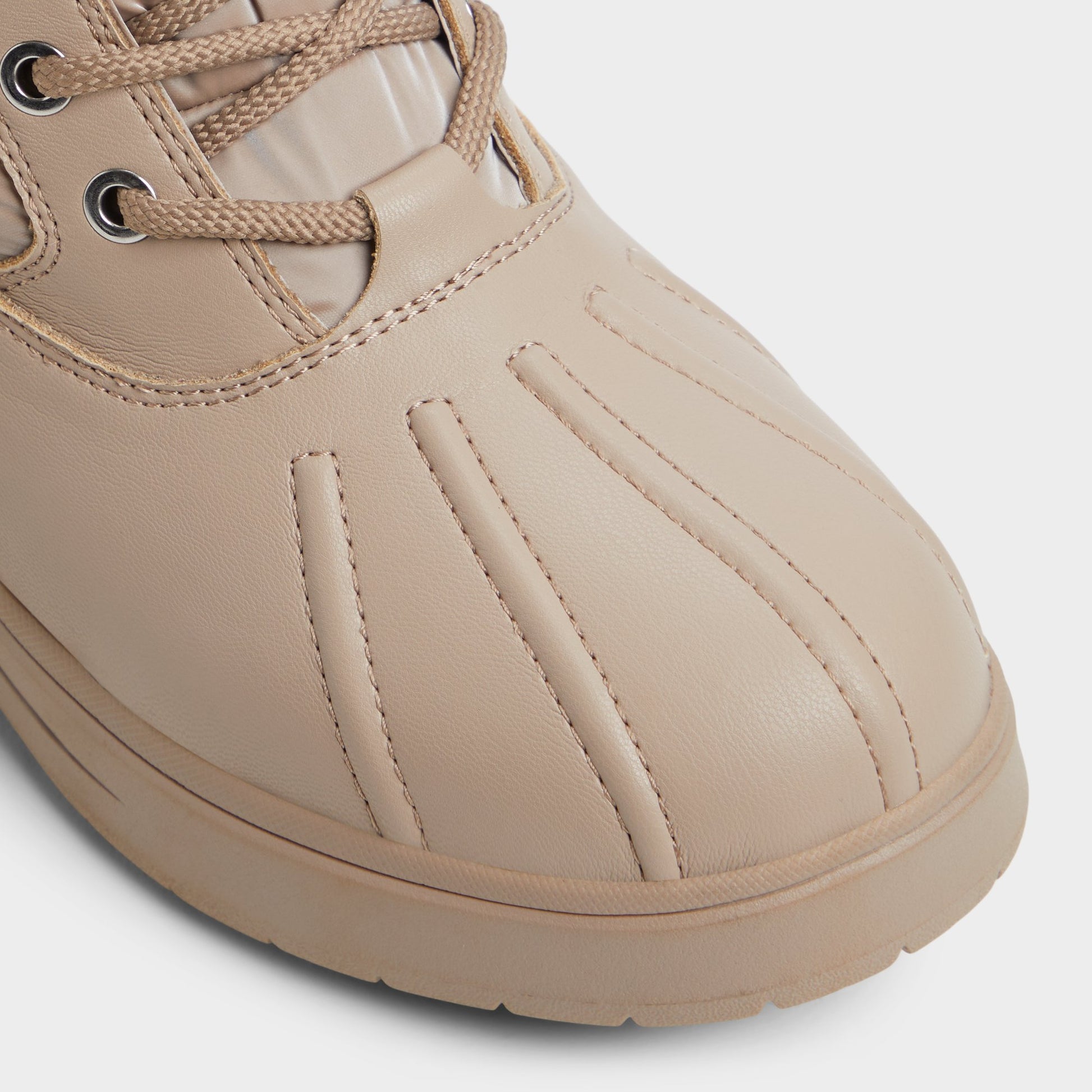 Close-up of the Light Beige Chilly