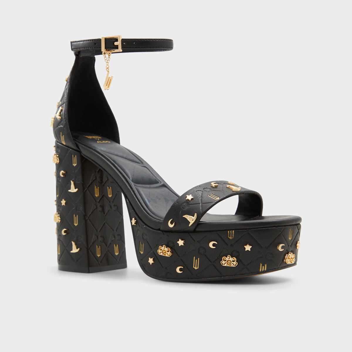 Angle de trois quarts de la face avant de Noir Takeflight Wicked x ALDO