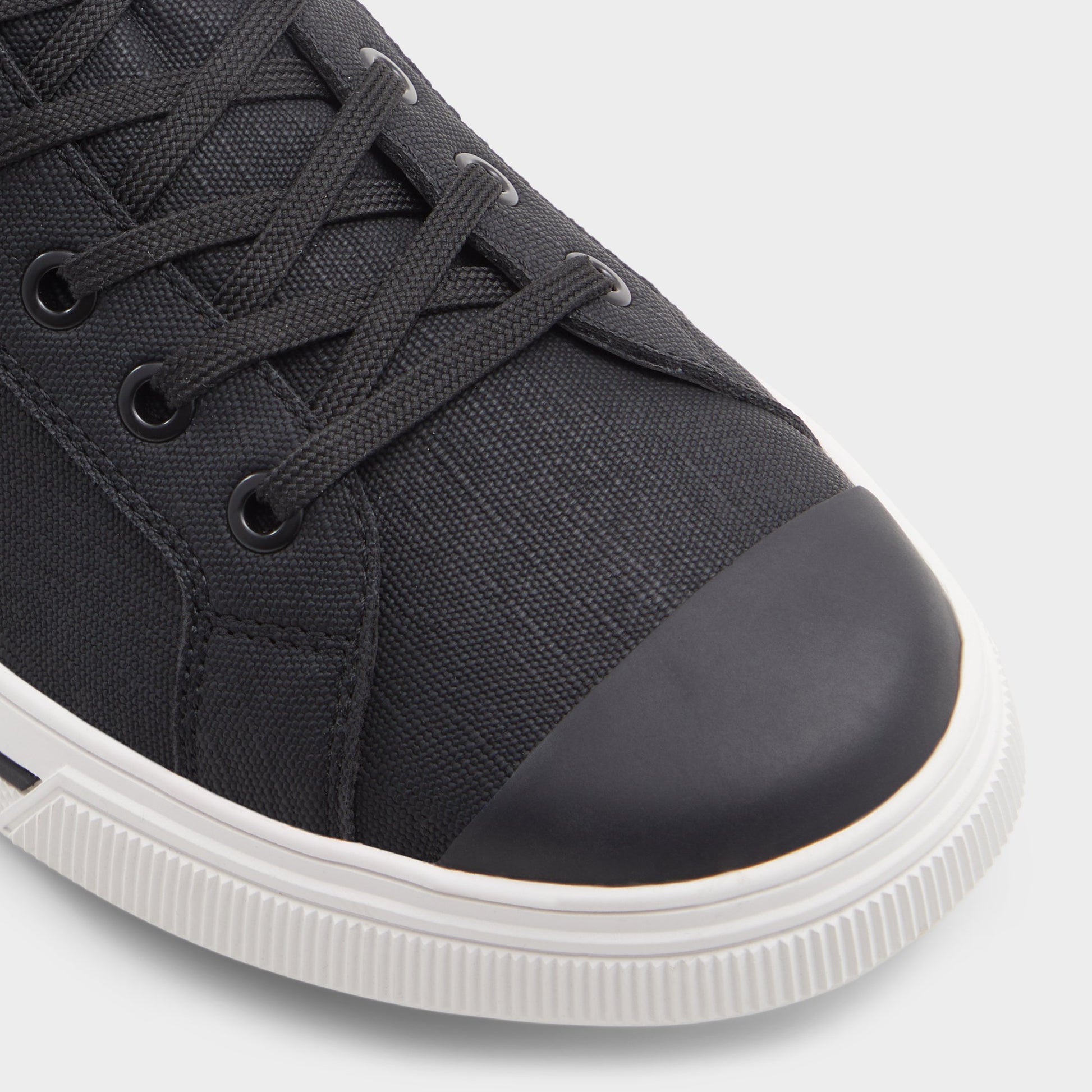 Gros plan de la Noir/Blanc Estanqueiro Botte lacée