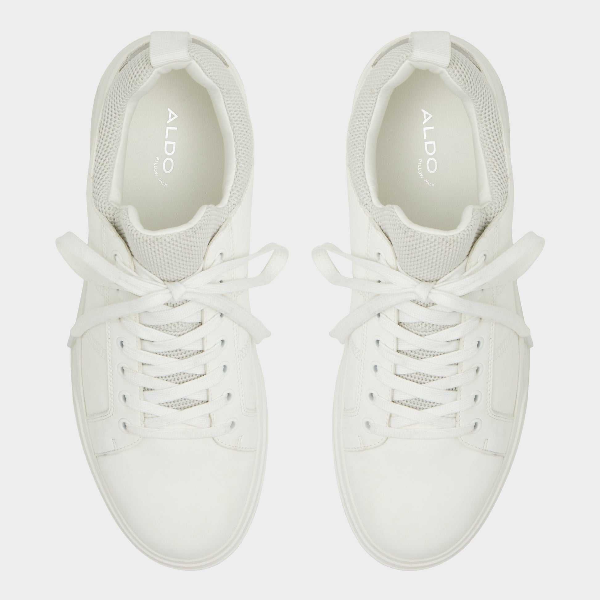 Top-down view of the White Prasien Low top sneaker