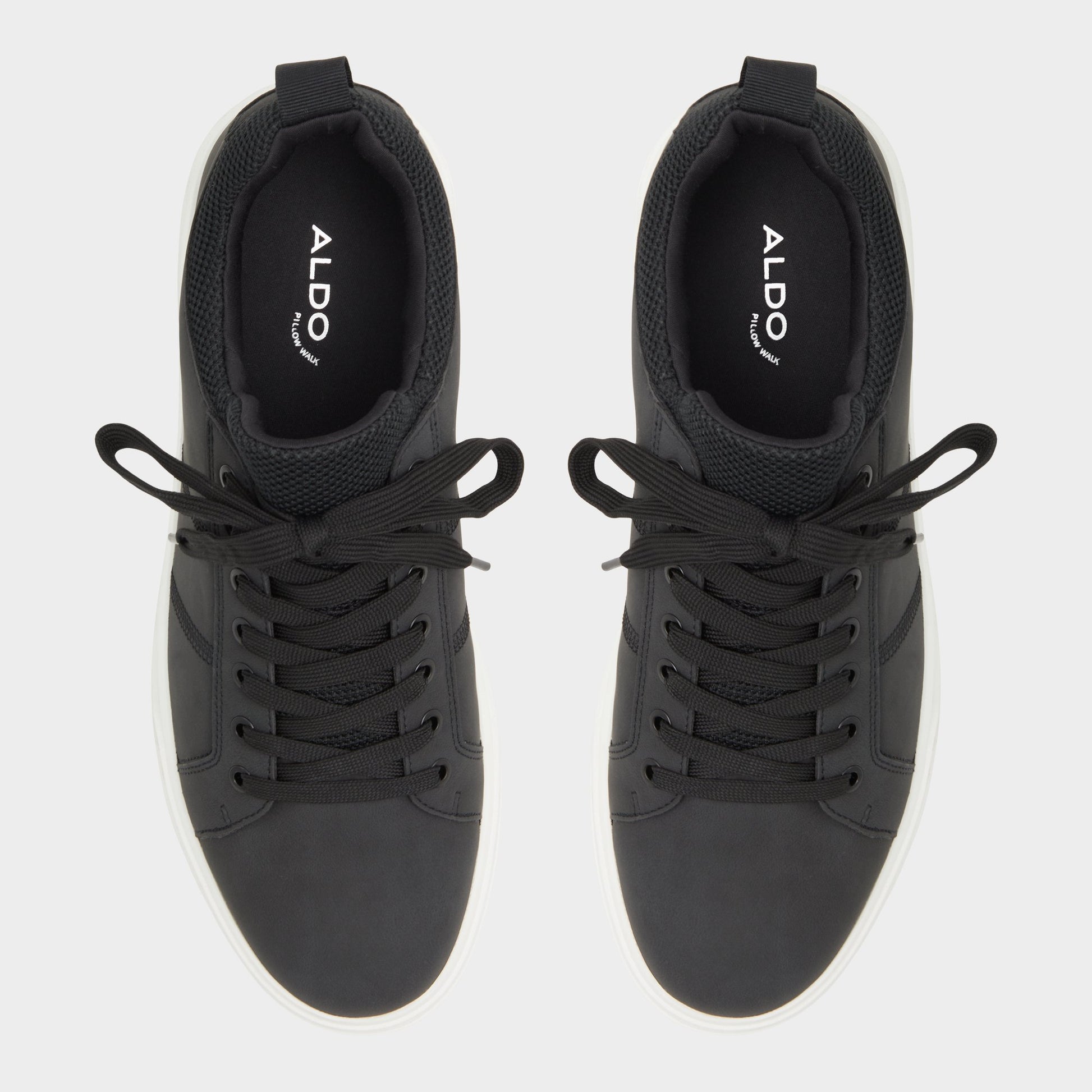Top-down view of the Black Prasien Low top sneaker