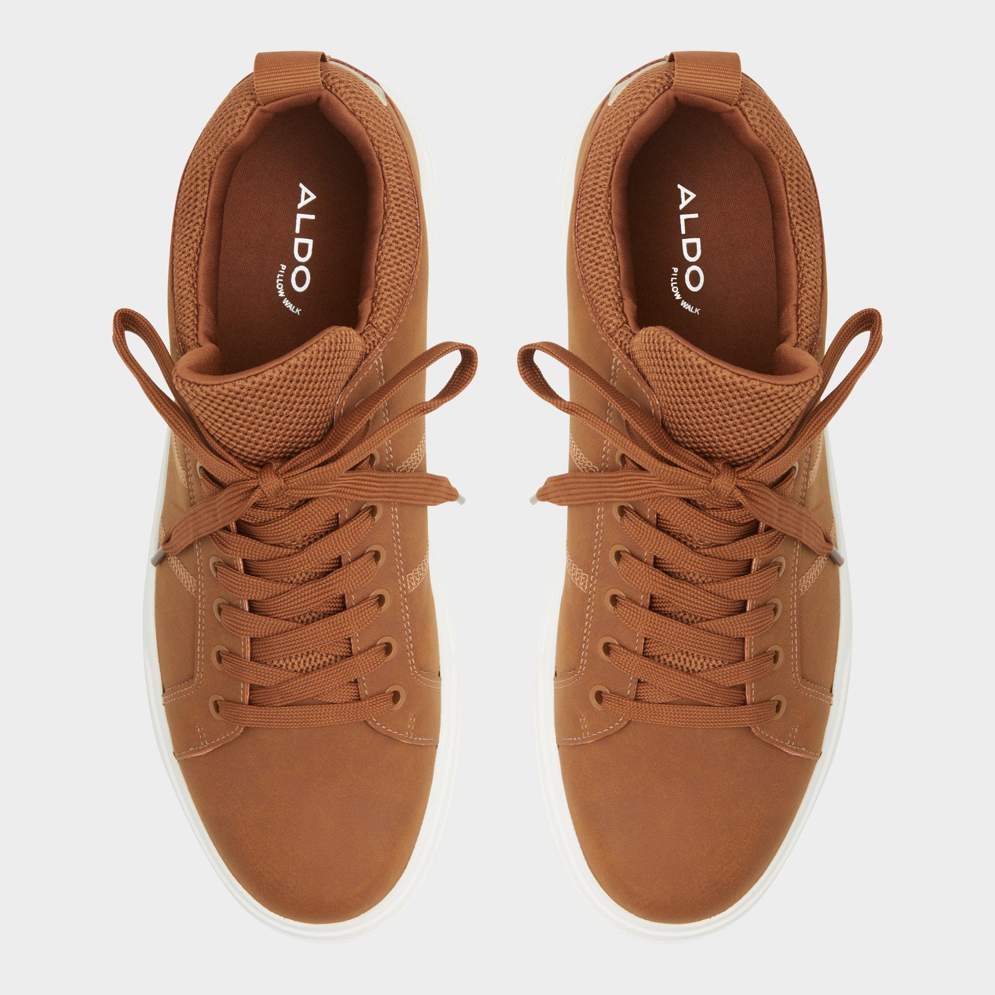 Top-down view of the Cognac Prasien Low top sneaker