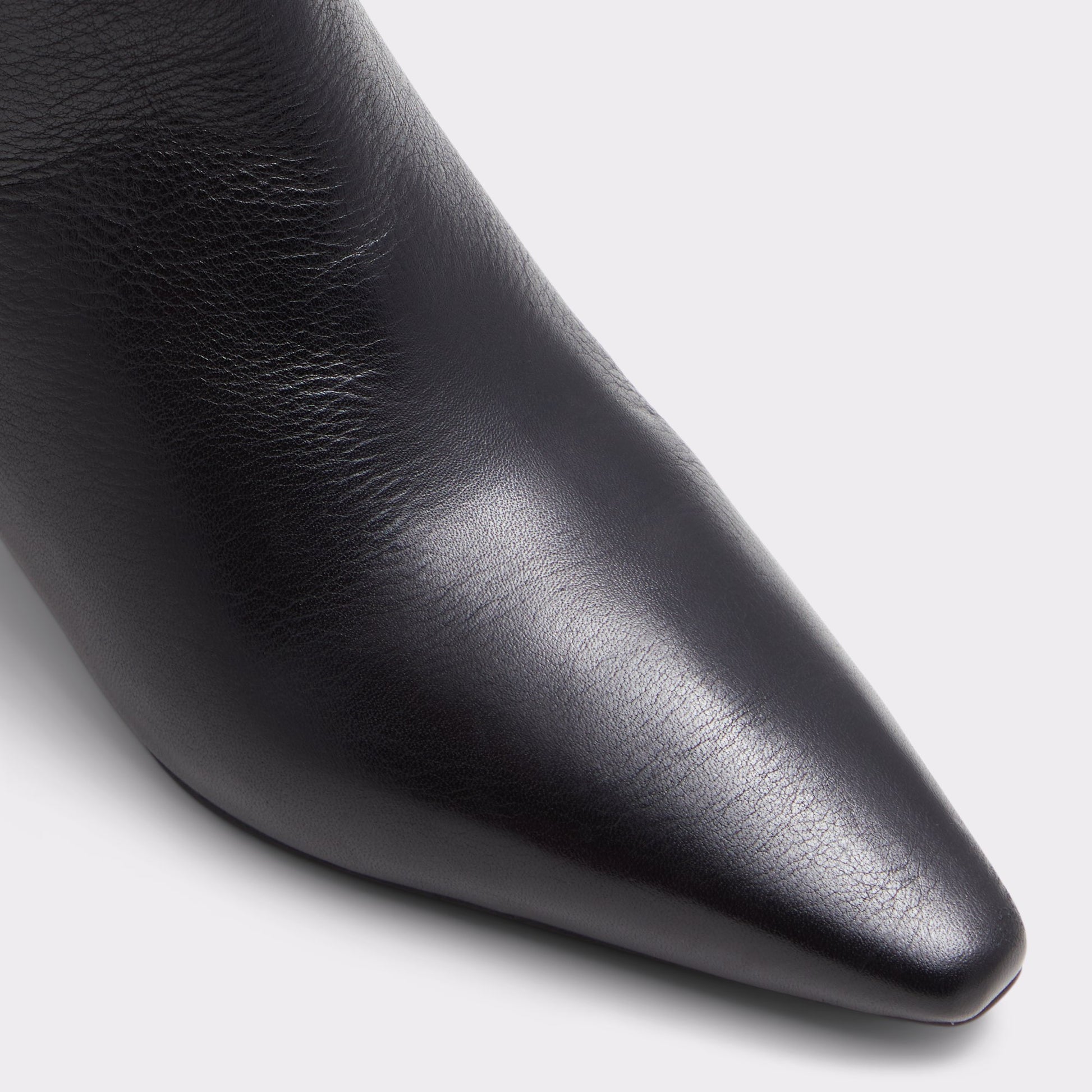 Close-up of the Black Muttsee Over-the-knee boot