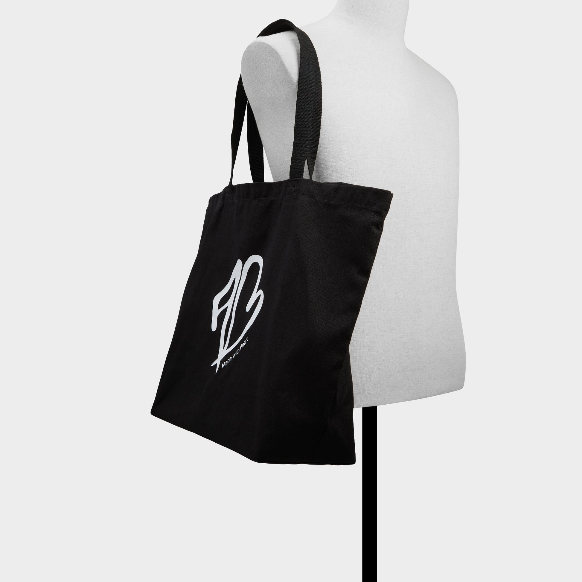 Support produit pour Made With Heart Tote