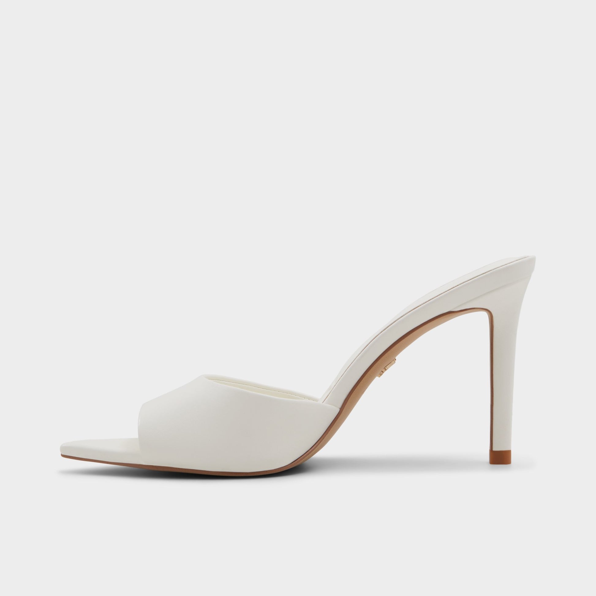 Side view of White Anniebrilden Heeled mule