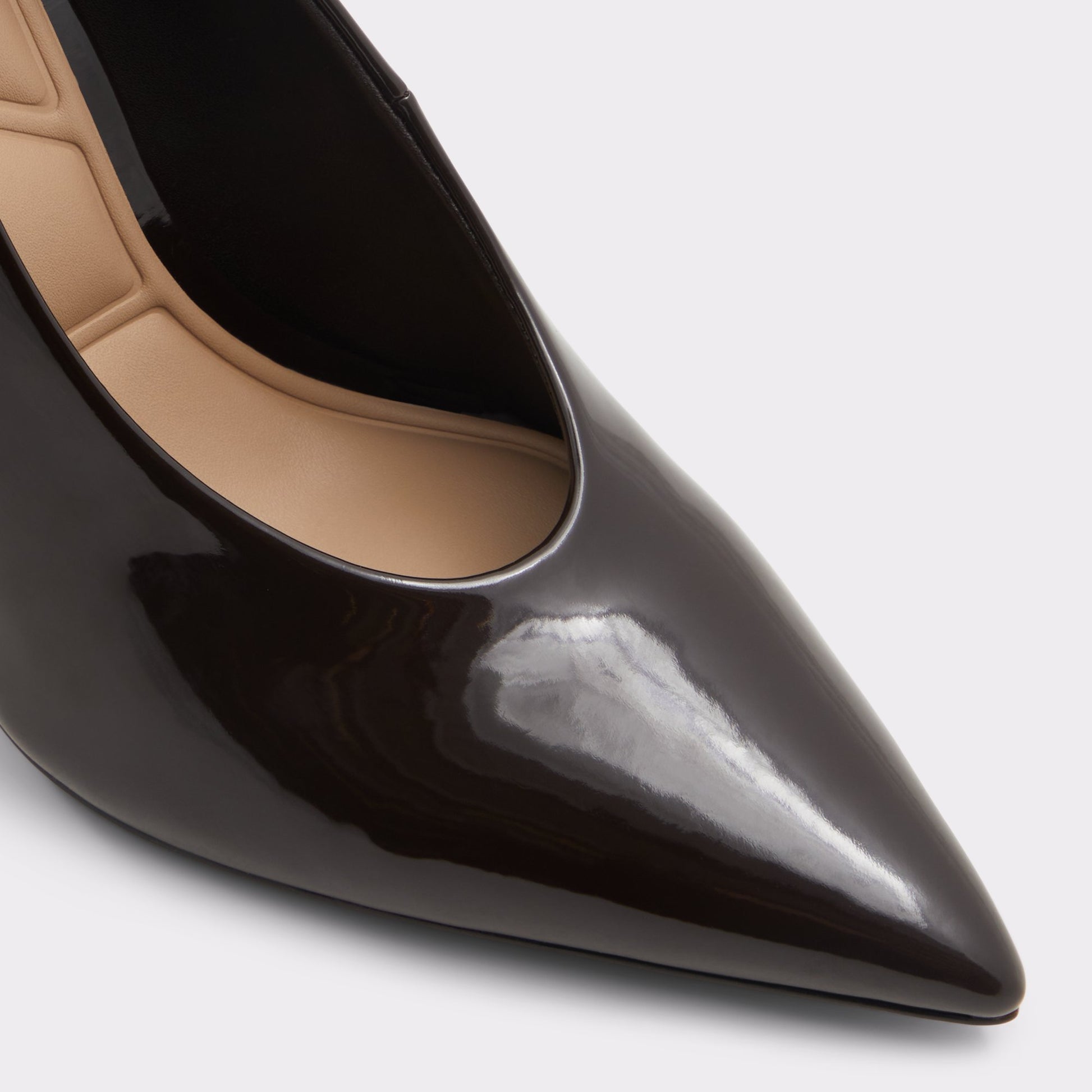 Close-up of the Dark Brown Lessy Pump