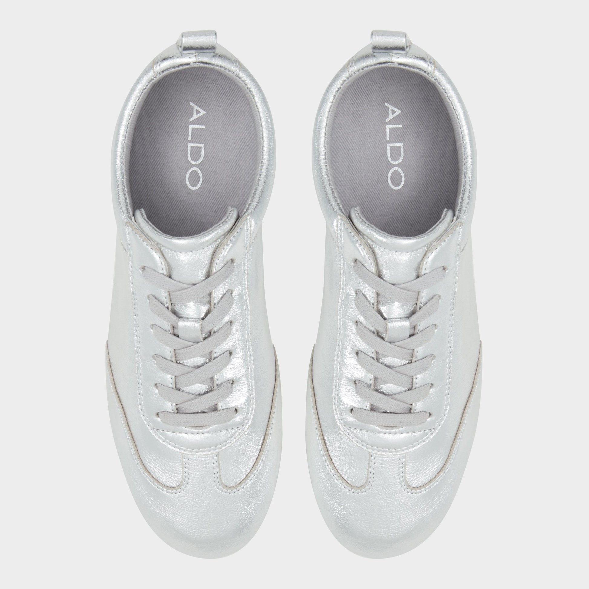Top-down view of the Silver Swiftlyy Low top sneaker