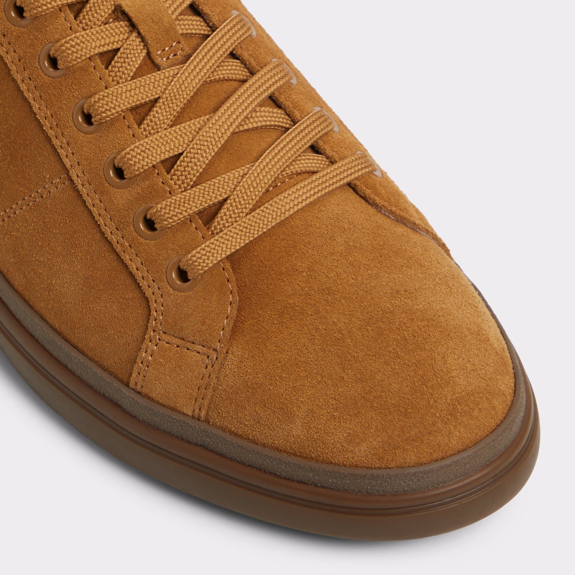 Close-up of the Camel Finespec Low top sneaker