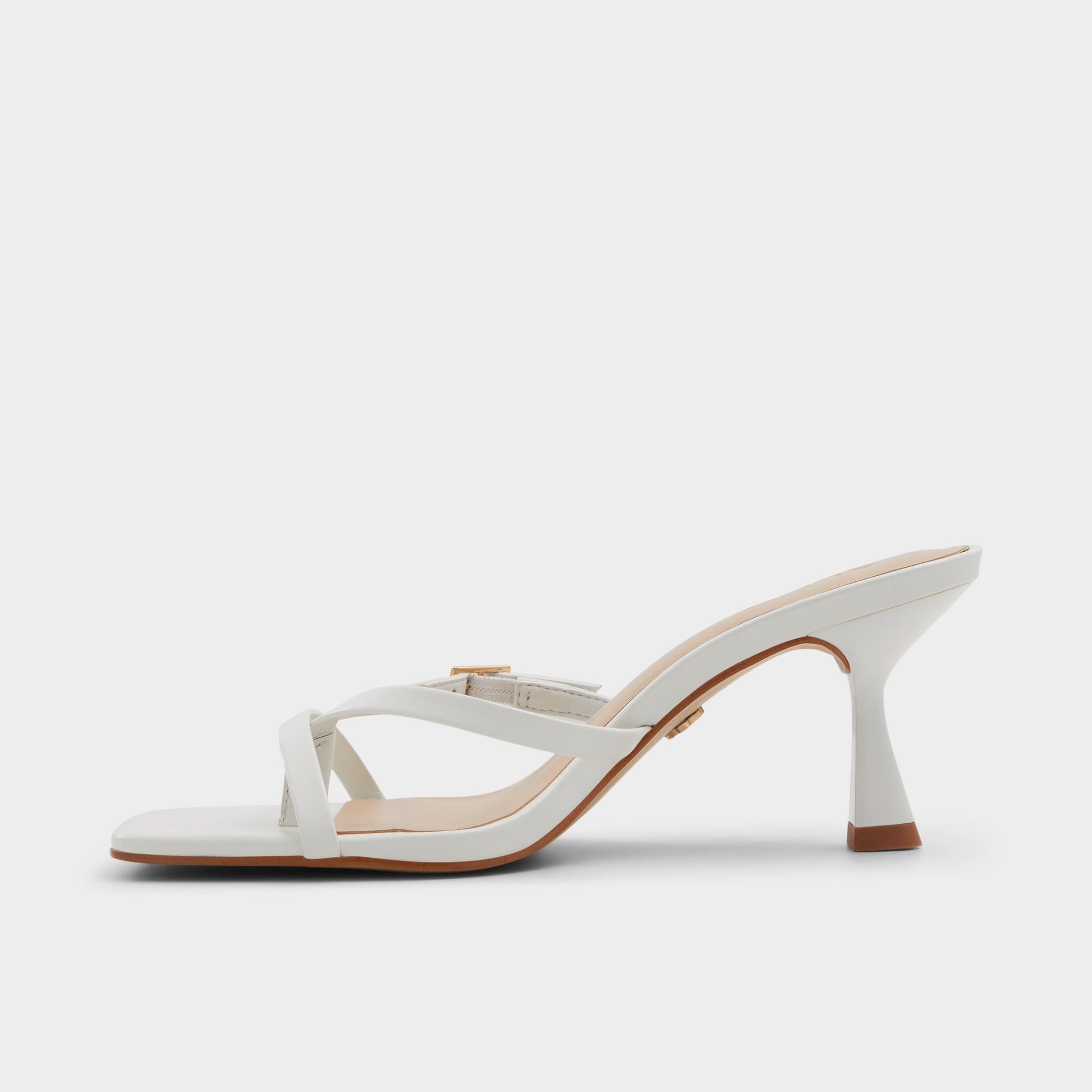Side view of White/Bone Gannever