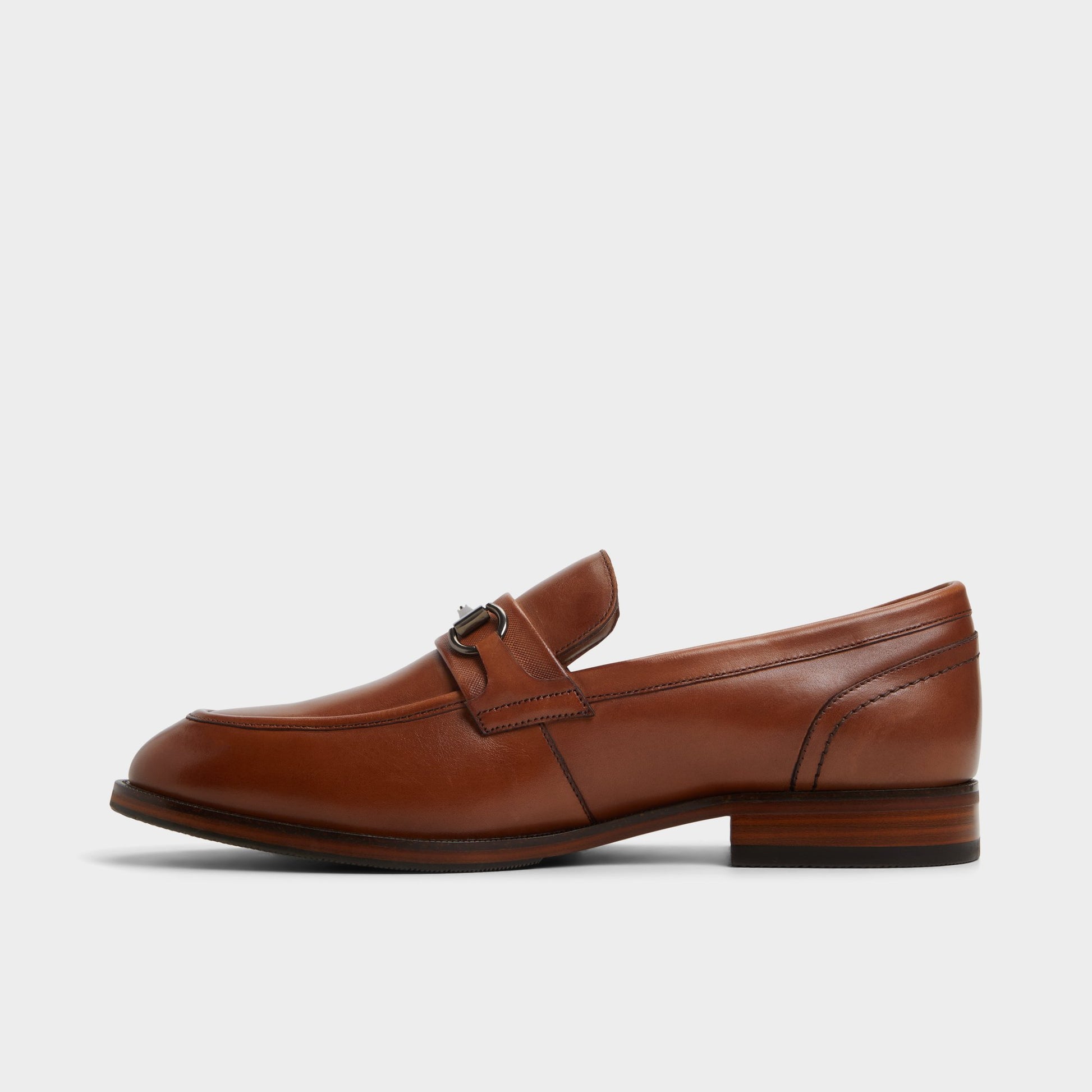 Side view of Cognac Bornes Loafer