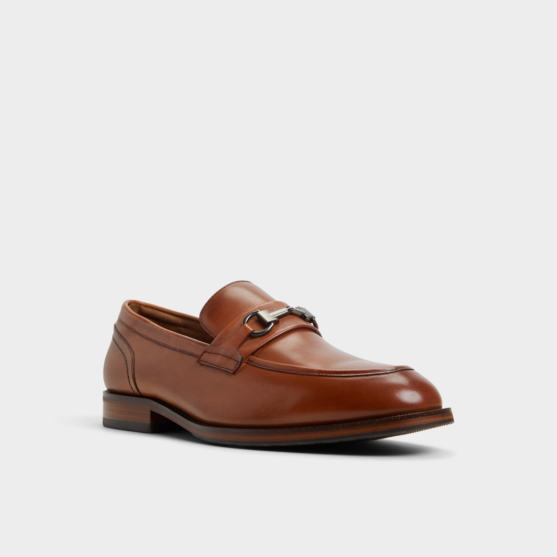 Three-quarter angle of Cognac Bornes Loafer's front side