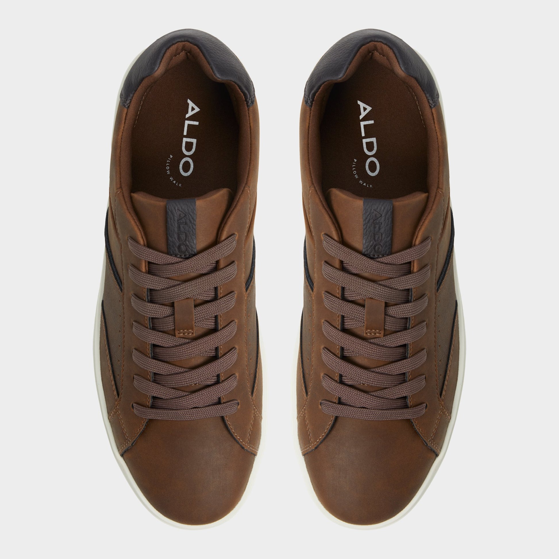 Top-down view of the Brown Matchpoint Low top sneaker