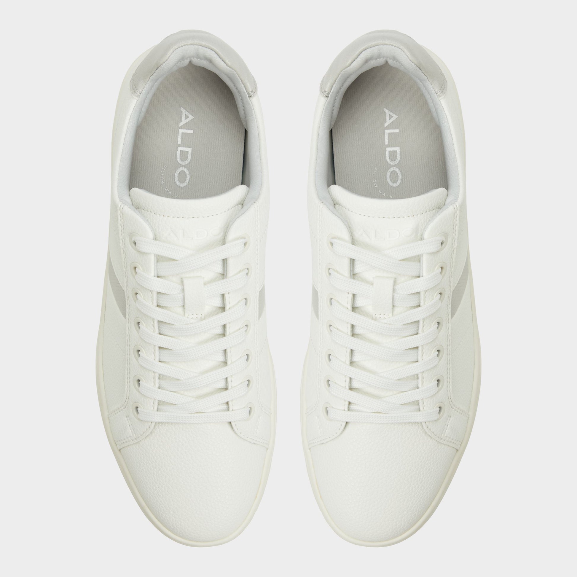 Top-down view of the White Coelin Low top sneaker