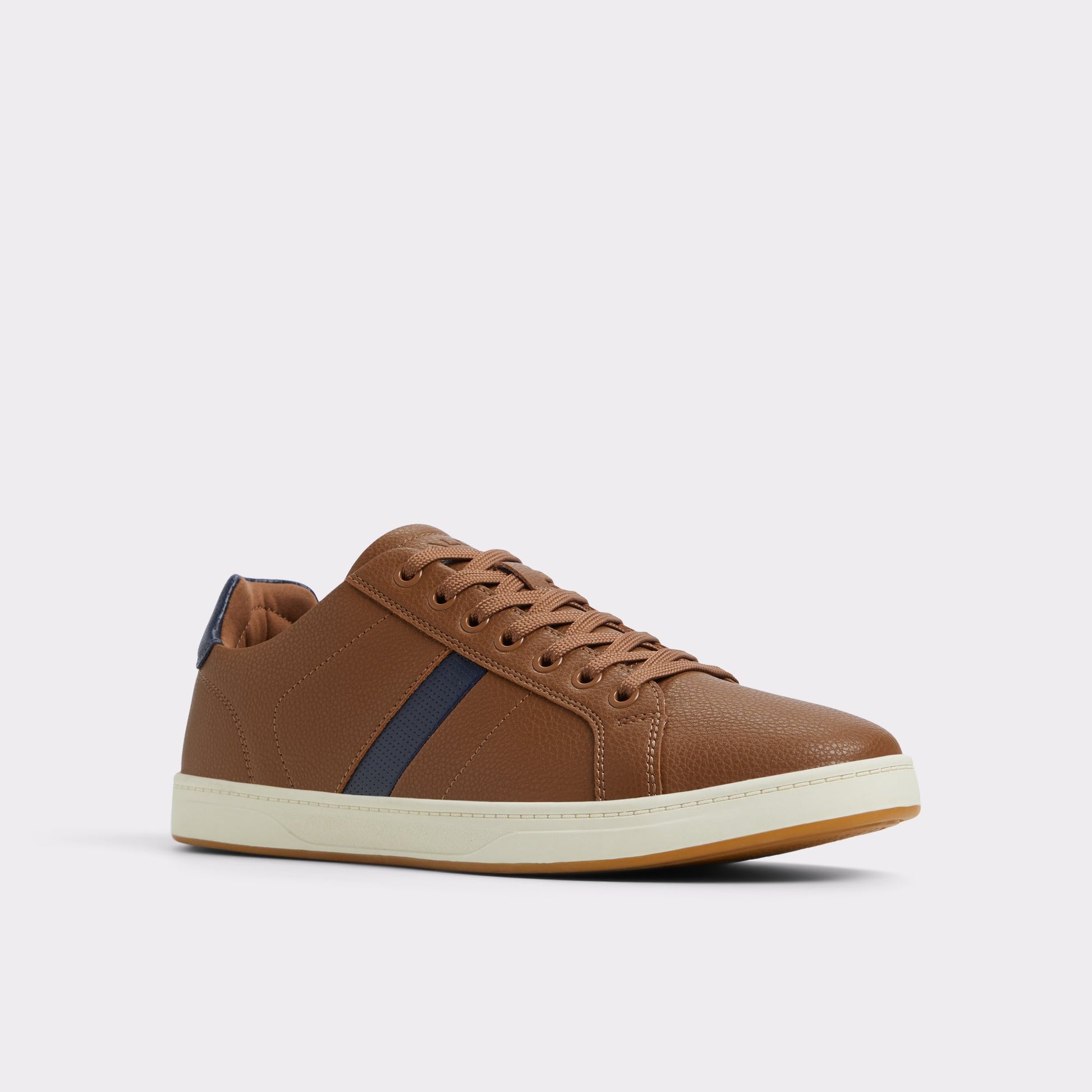 Three-quarter angle of Cognac Coelin Low top sneaker's front side