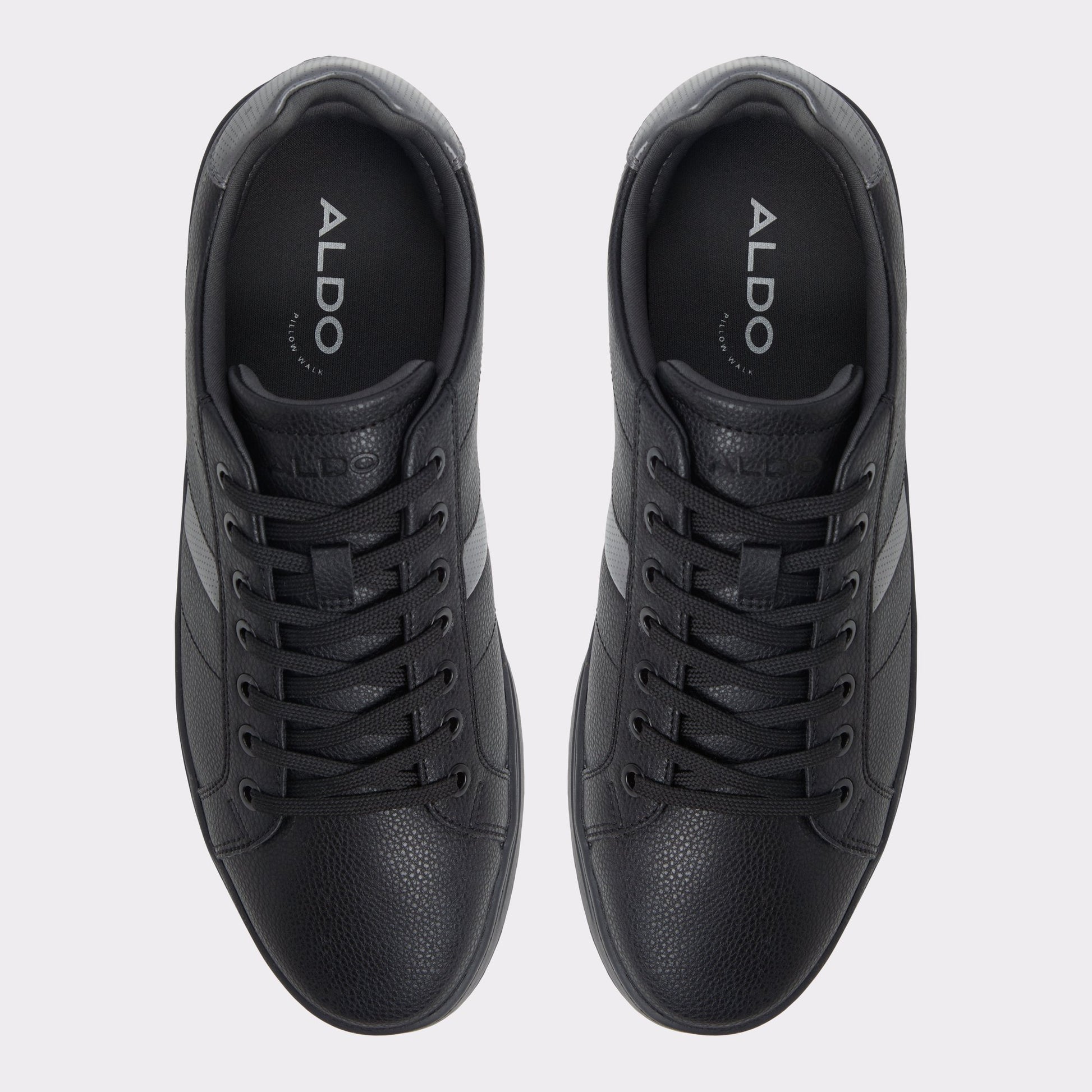 Top-down view of the Black Coelin Low top sneaker
