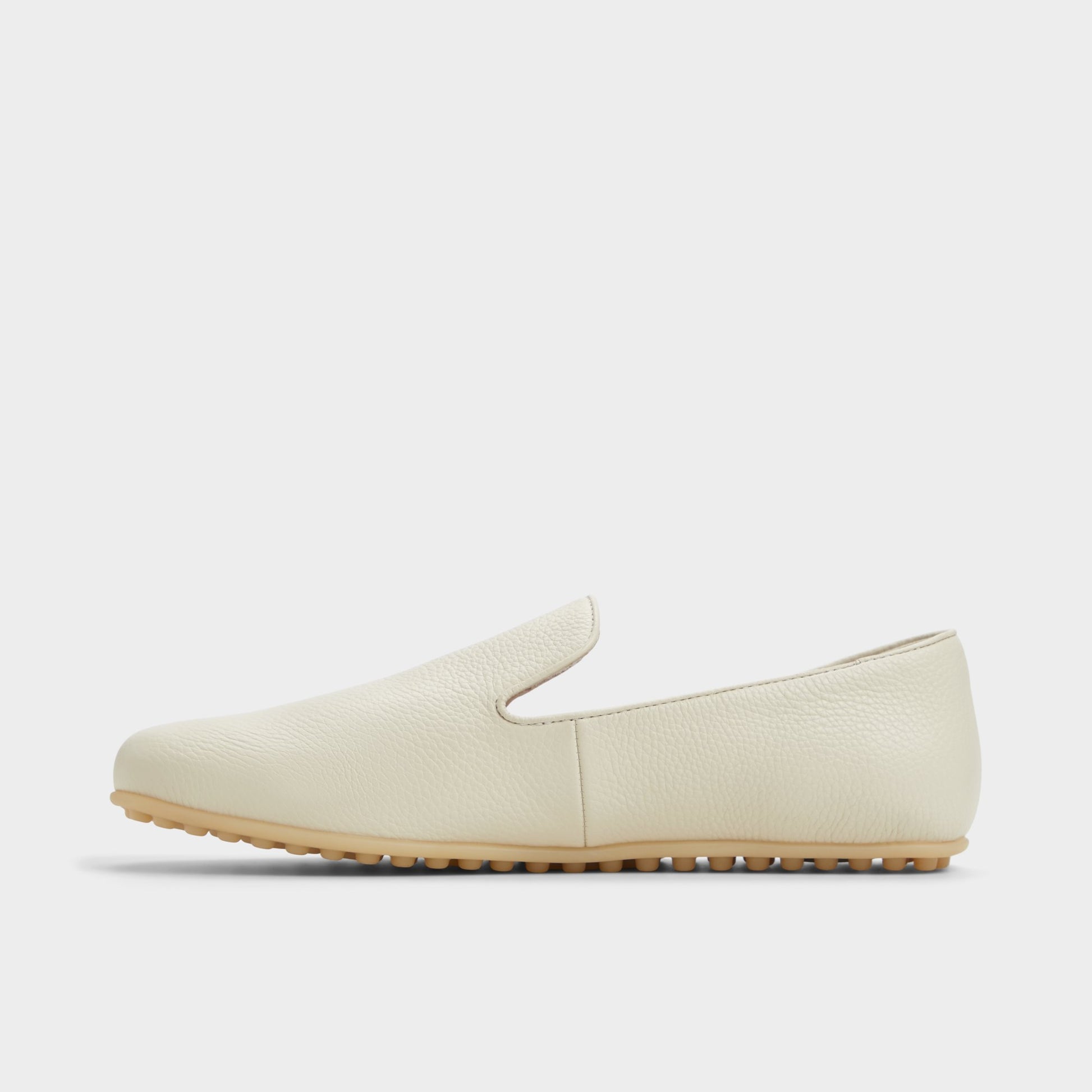 Side view of Ivory Resolute Driving shoe