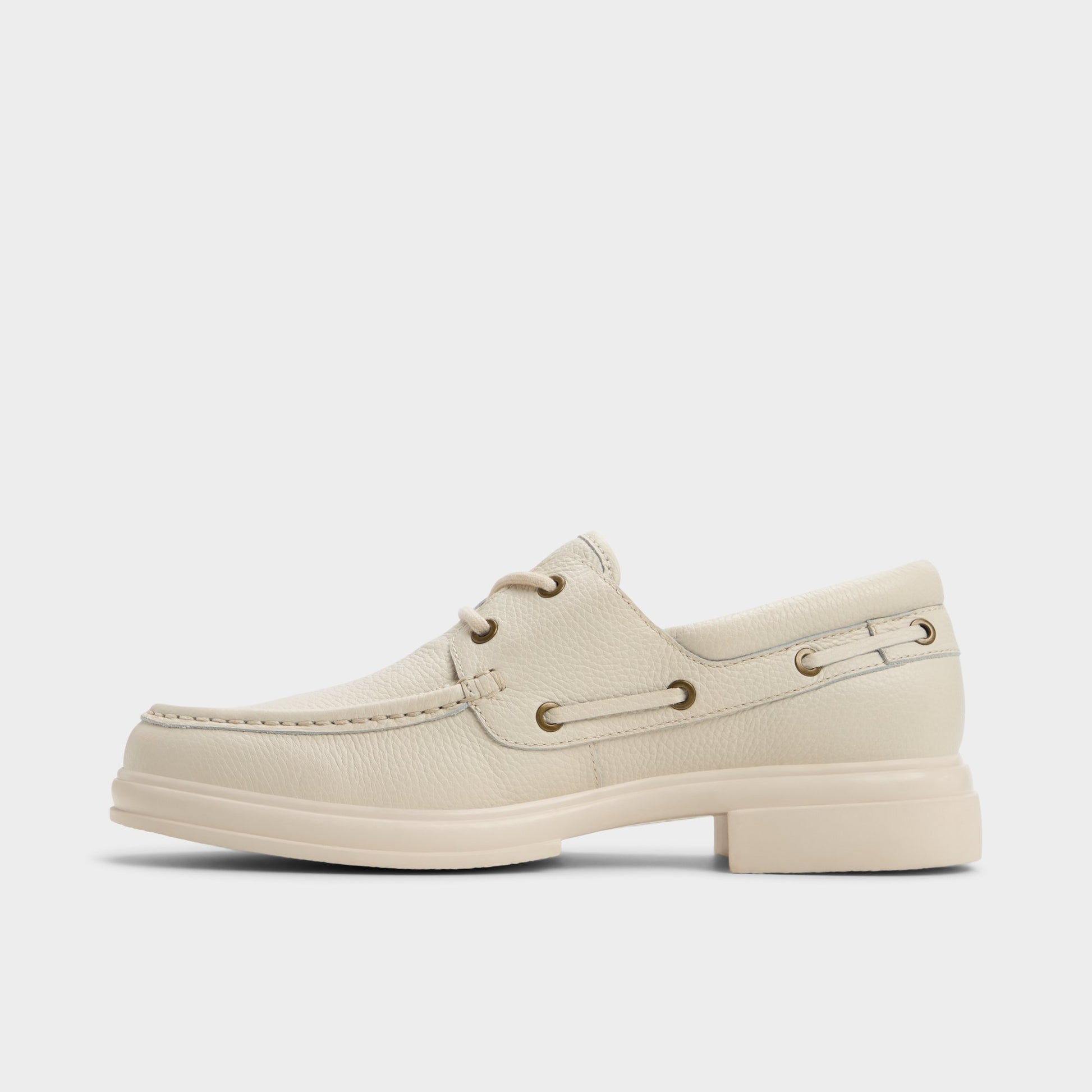 Side view of Ivory Seaexplorer Boat shoe