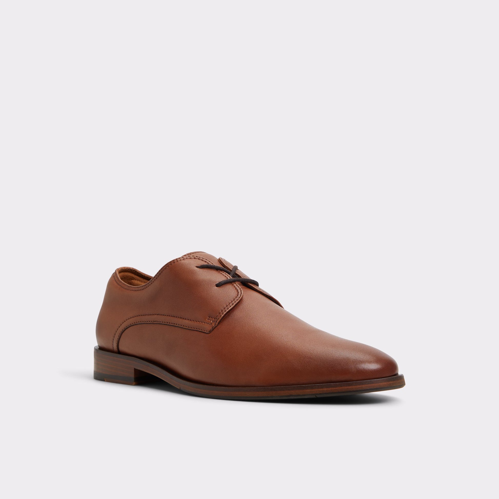 Three-quarter angle of Cognac Shirdon Derby shoe's front side