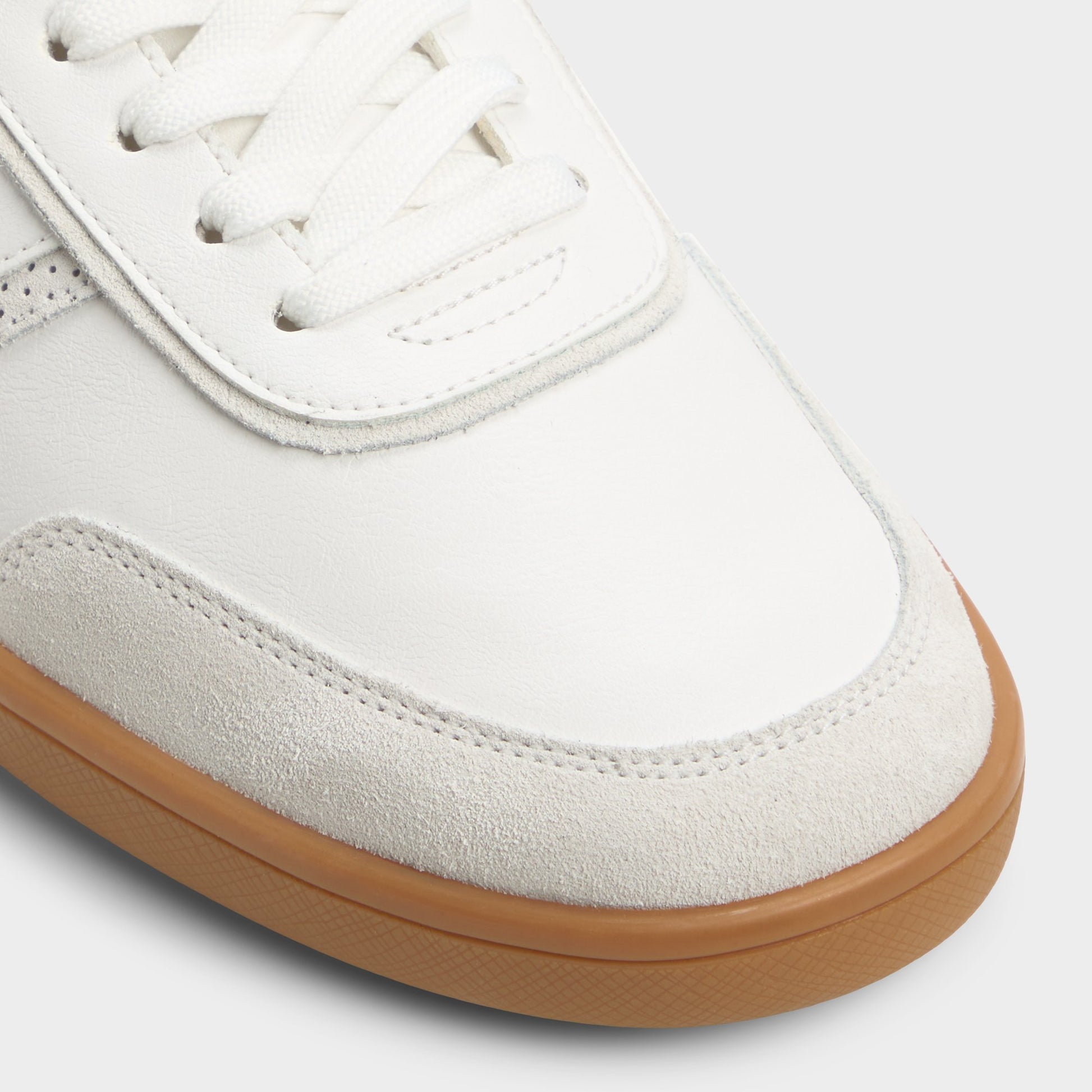 Close-up of the White Combo Uptown Low top sneaker