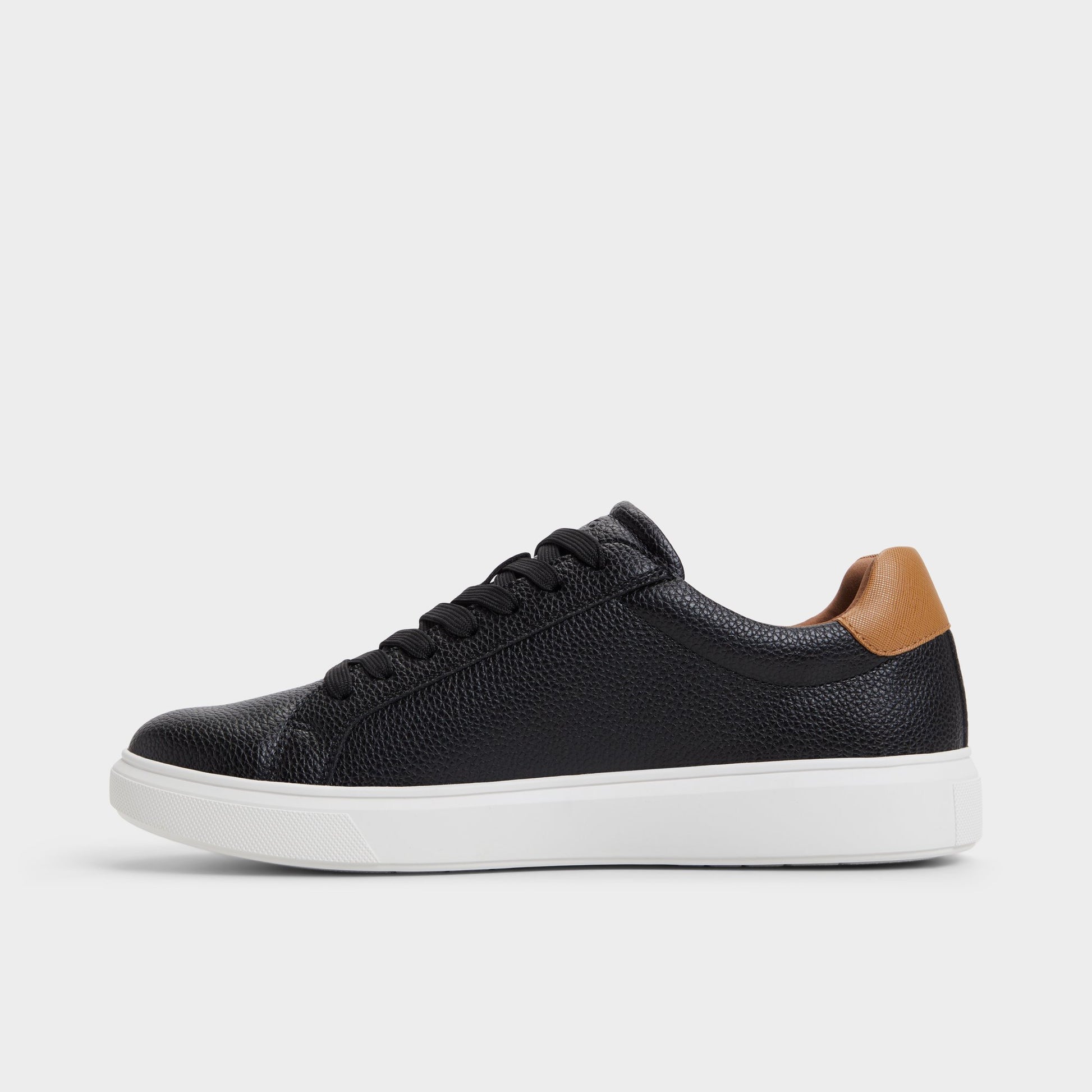 Side view of Black Clubmember Low top sneaker