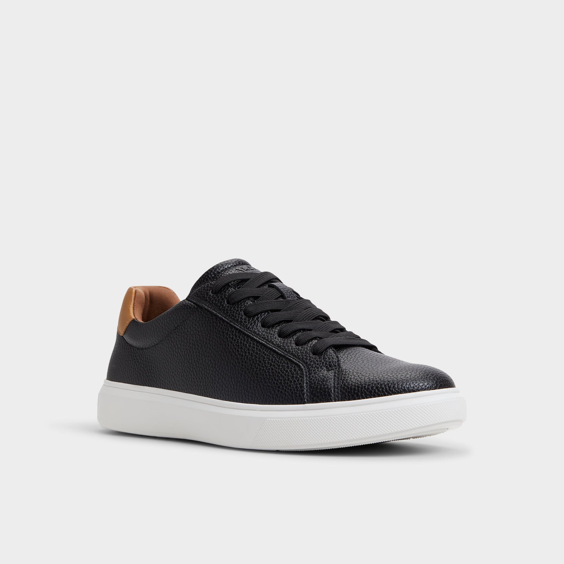 Three-quarter angle of Black Clubmember Low top sneaker's front side