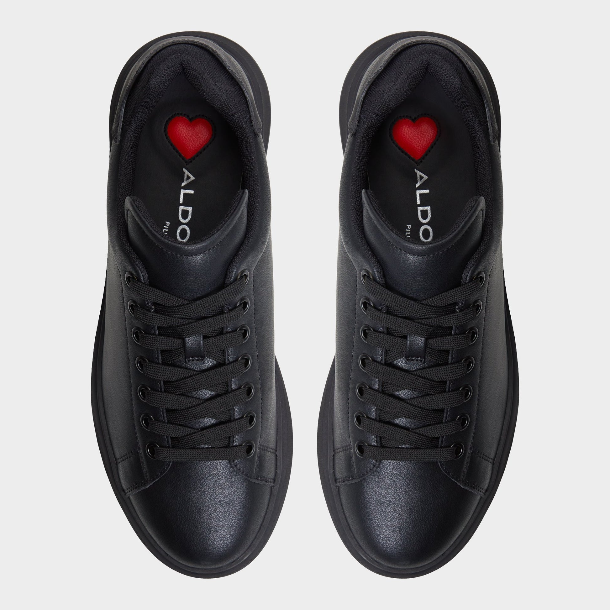 Top-down view of the Black/Black Cuore Low top sneaker