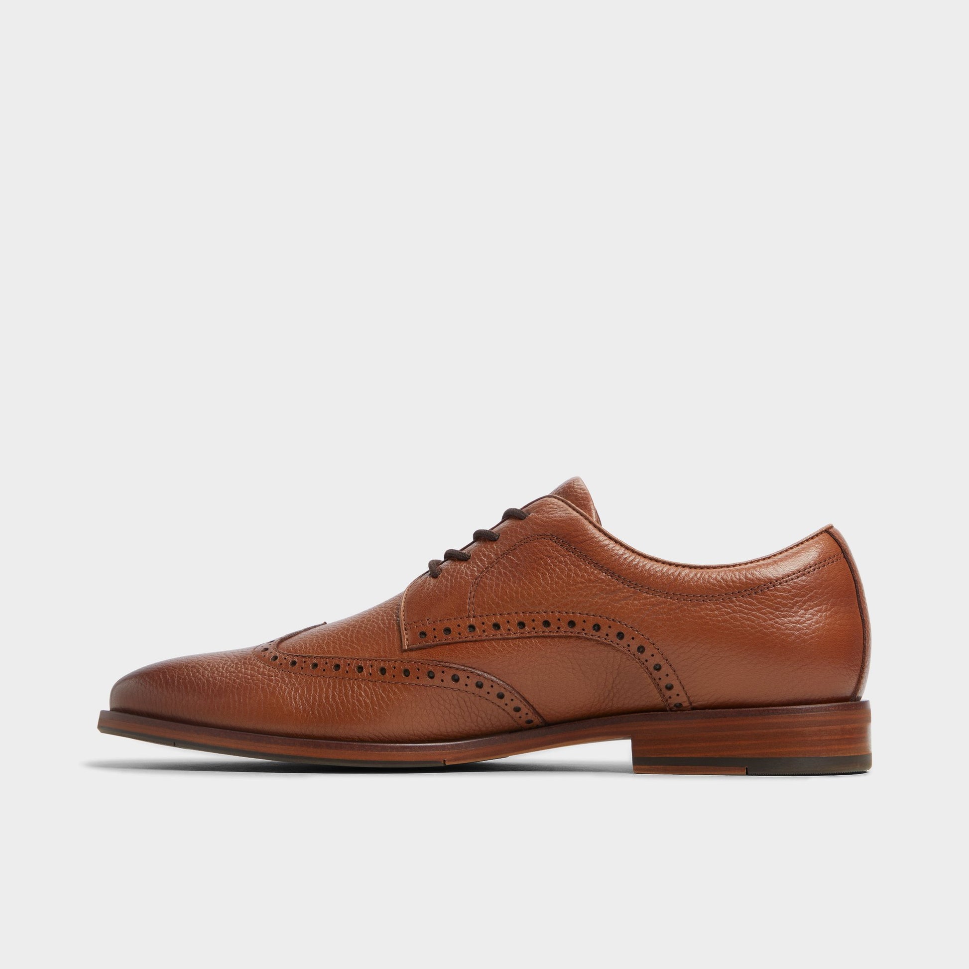 Side view of Cognac Sargasso Oxford shoe