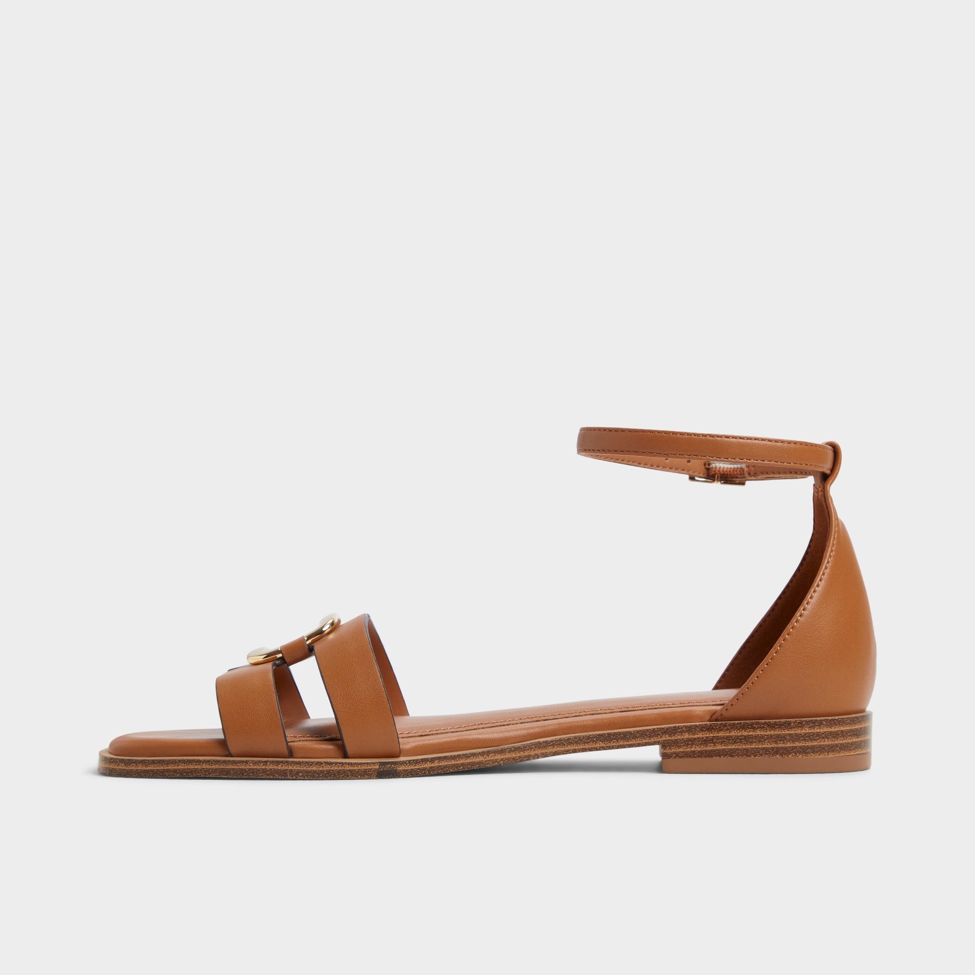 Side view of Medium brown Vok