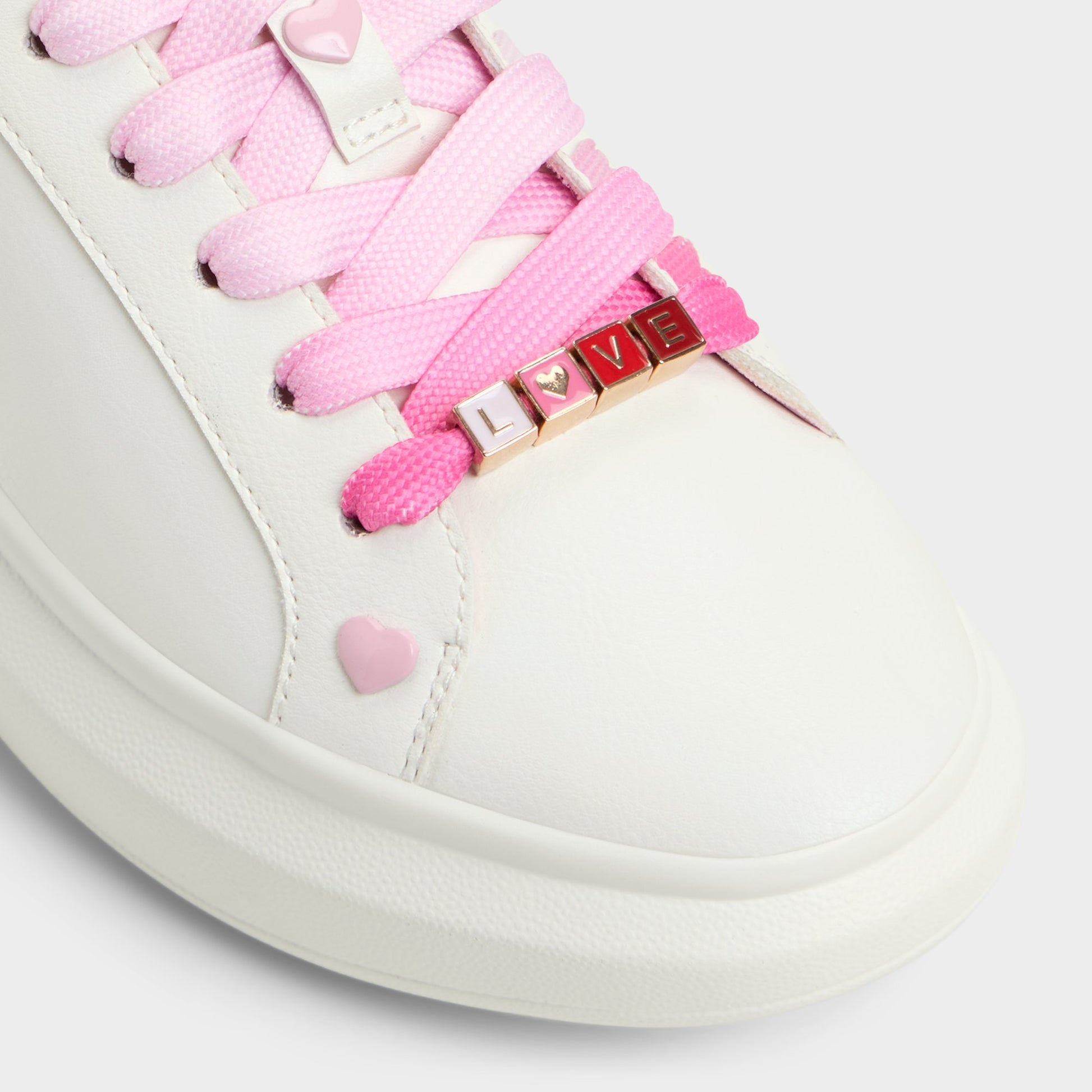 Close-up of the White Combo Claudie Low top sneaker