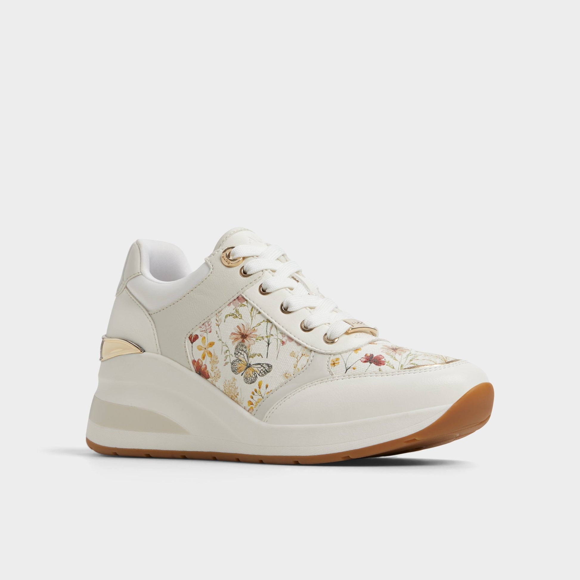 Three-quarter angle of Multi Iconistep Jogger sneaker's front side