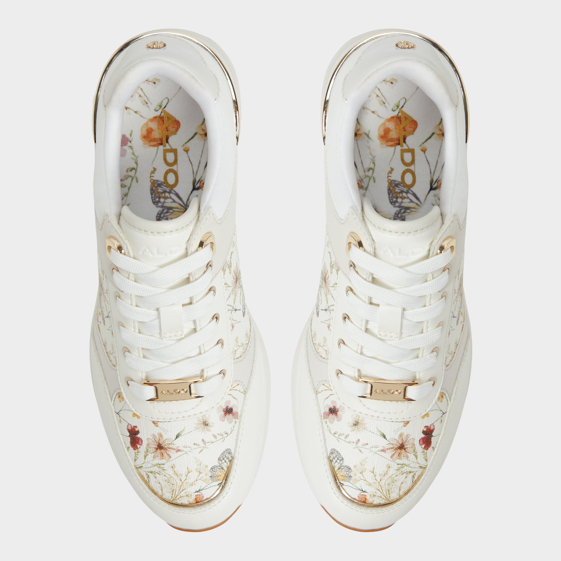 Top-down view of the Multi Iconistep Jogger sneaker