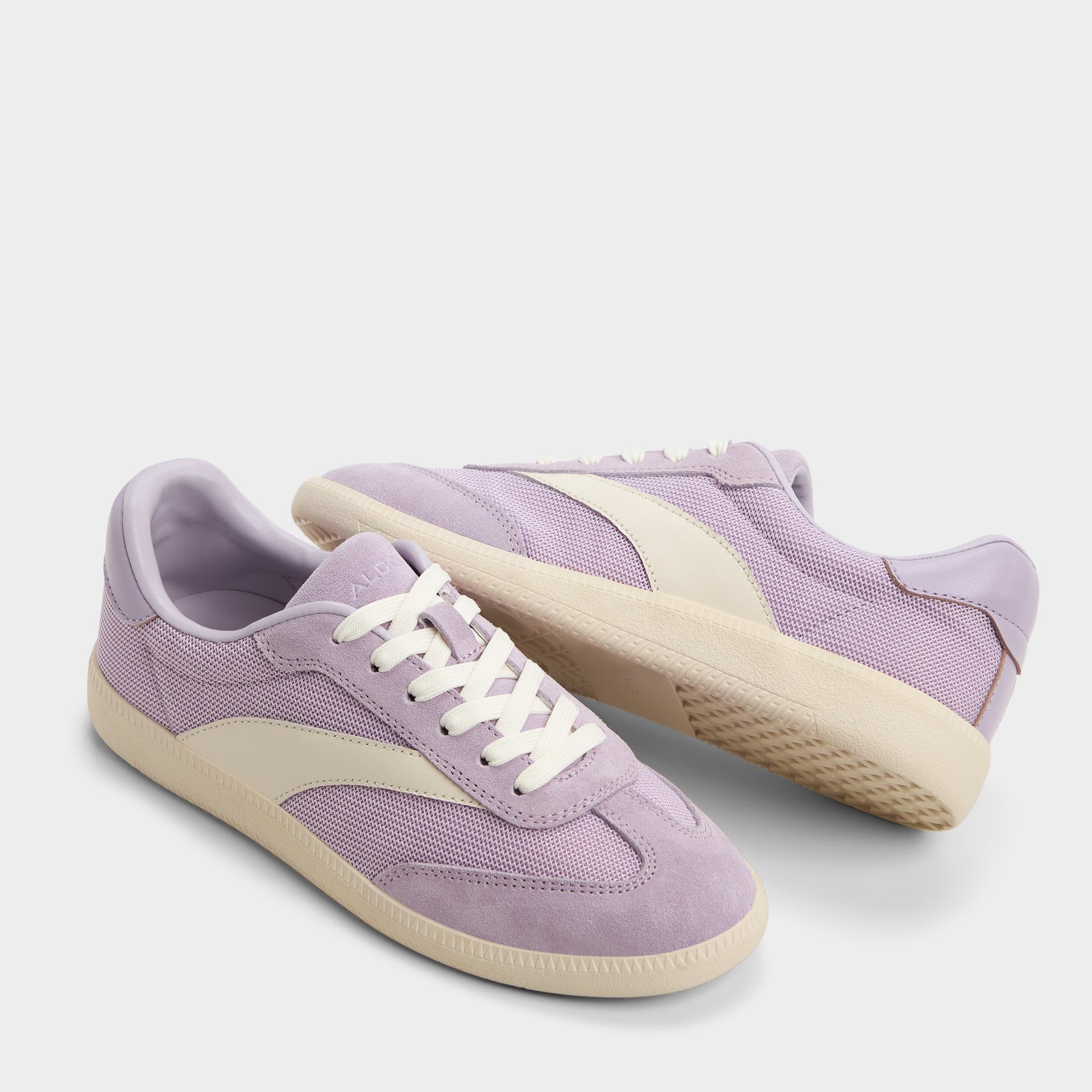 Highlighted view of a pair of Light Purple Clubstyle Jogger sneakers