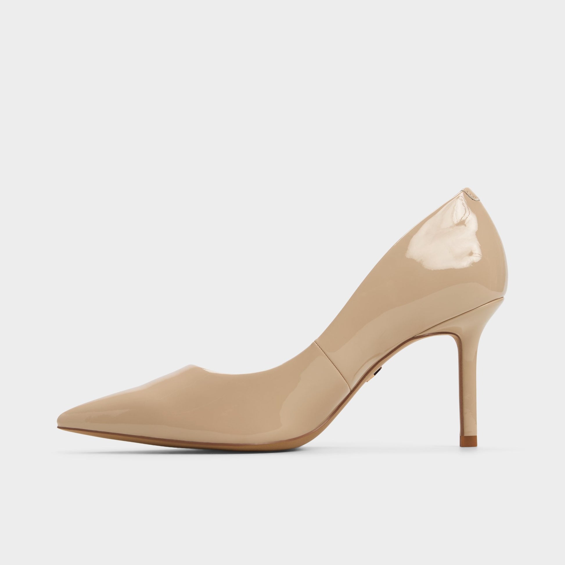 Vue latérale de Beige Moyen Kaitie Escarpin