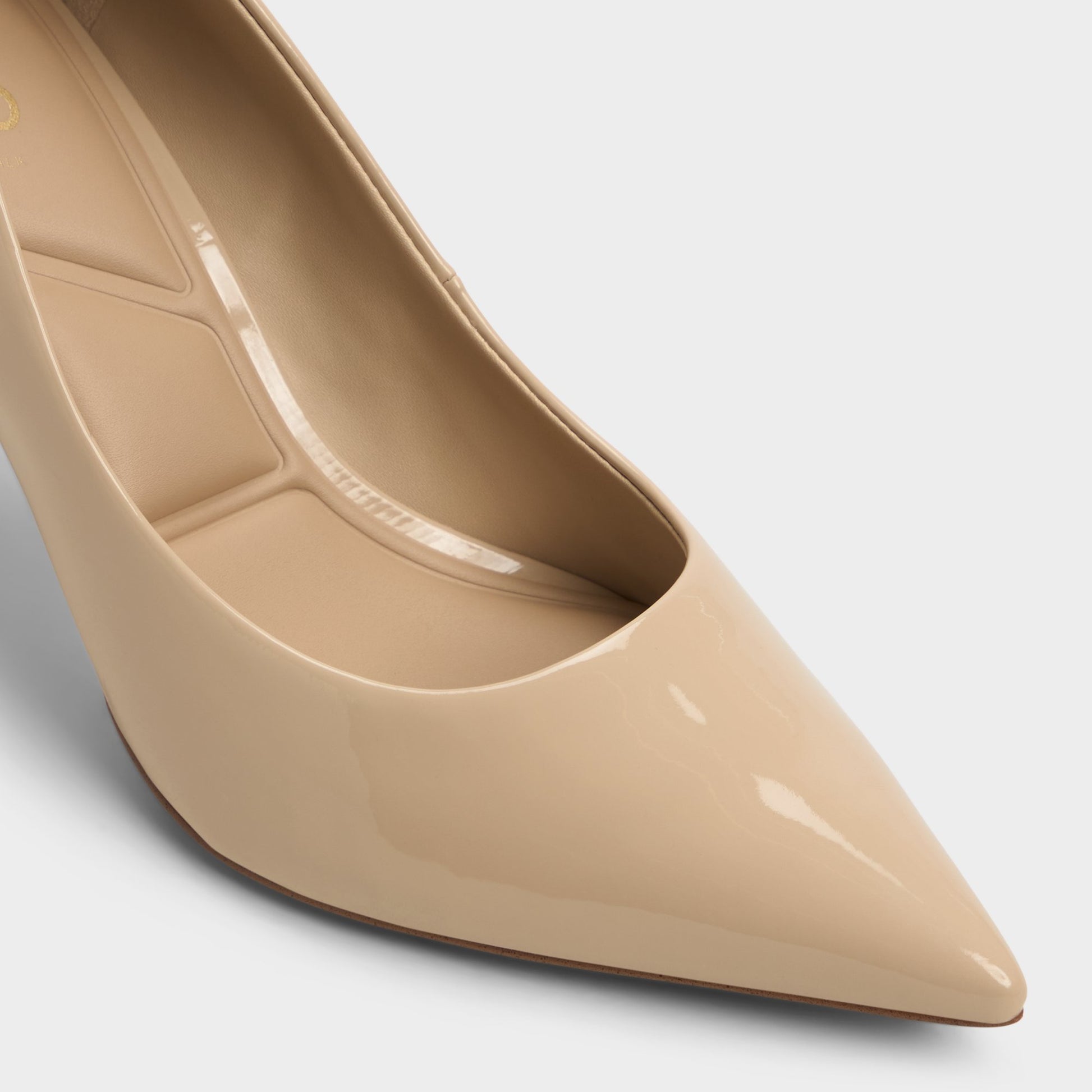 Gros plan de la Beige Moyen Kaitie Escarpin