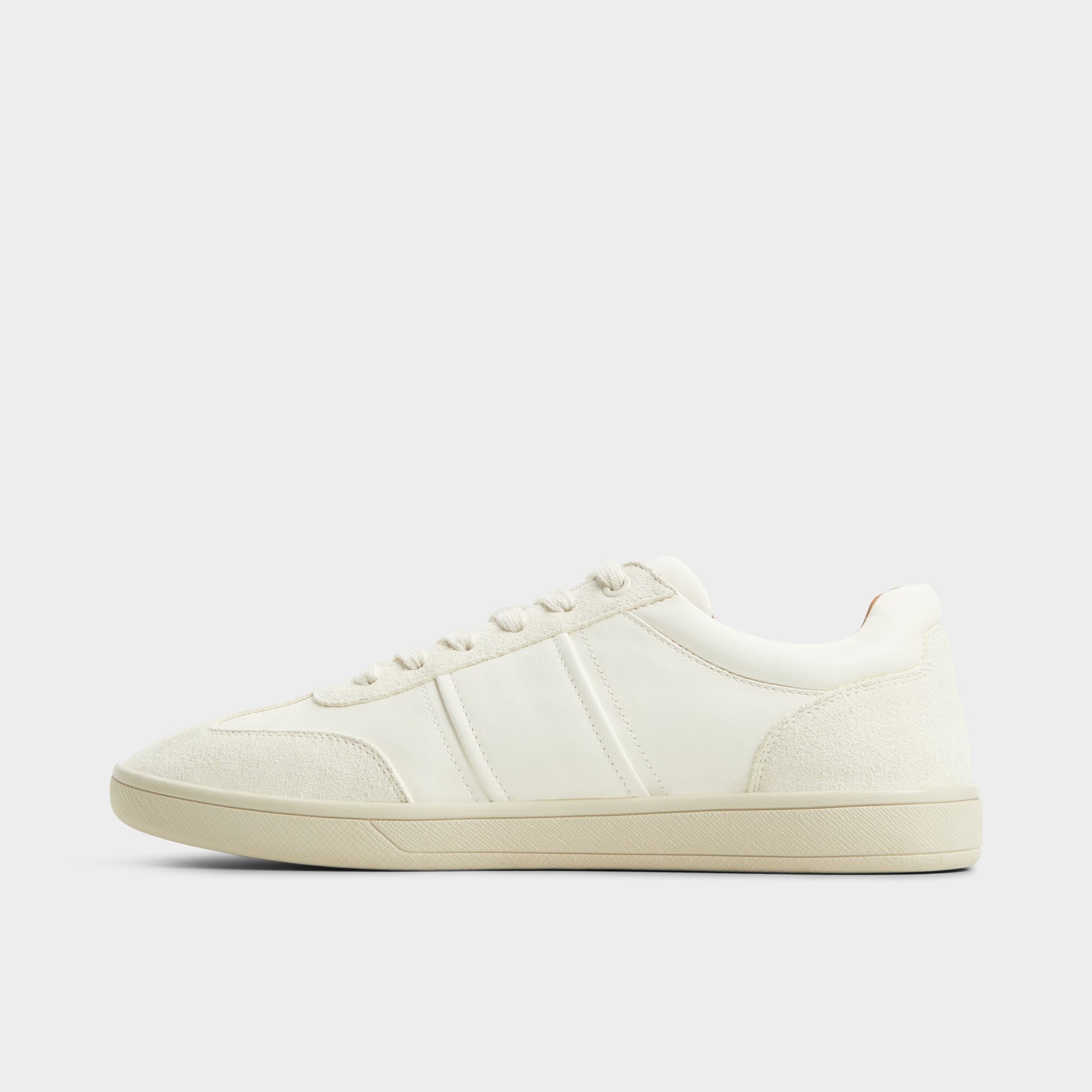 Side view of Bone Langston Low top sneaker