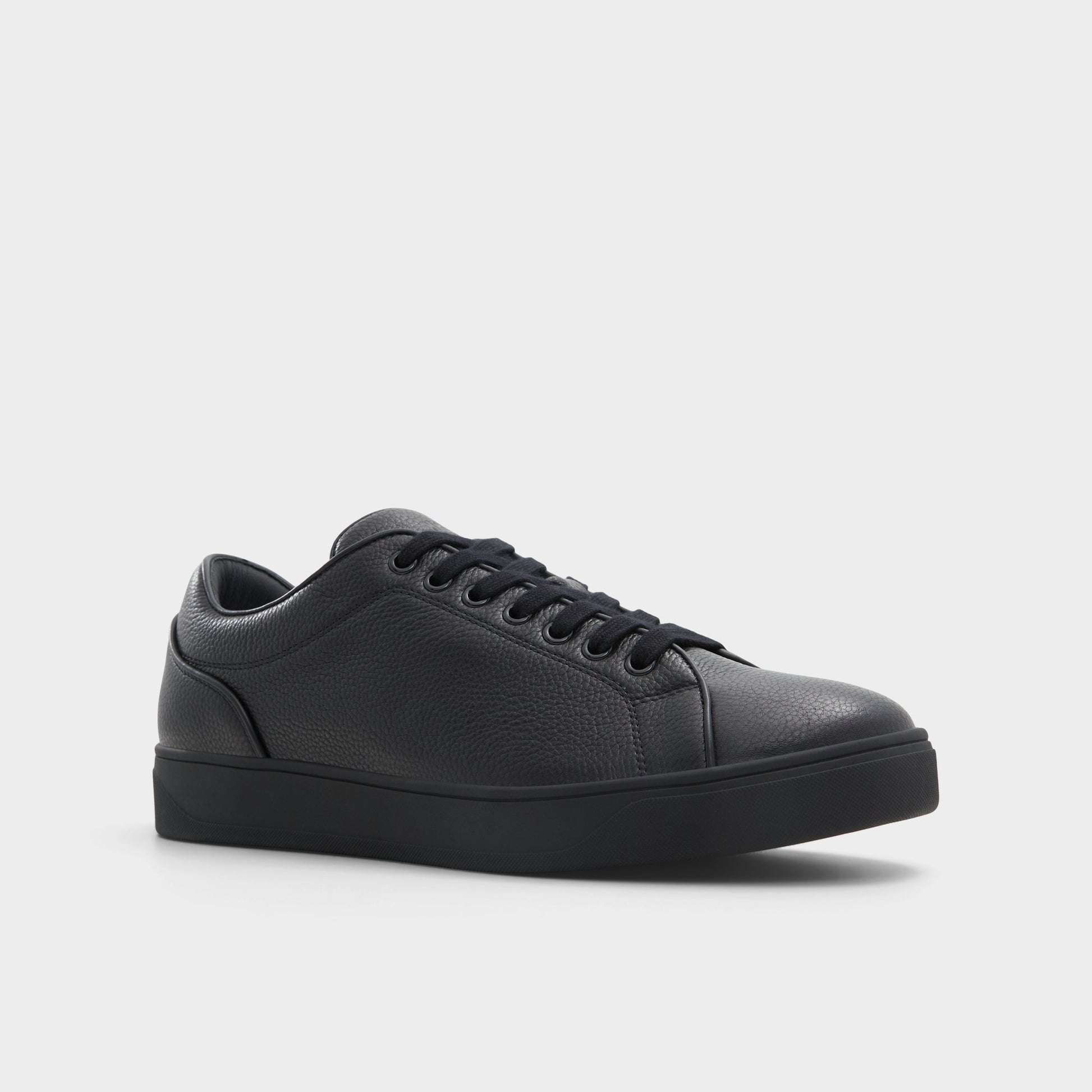 Three-quarter angle of Black Alastor Low top sneaker's front side
